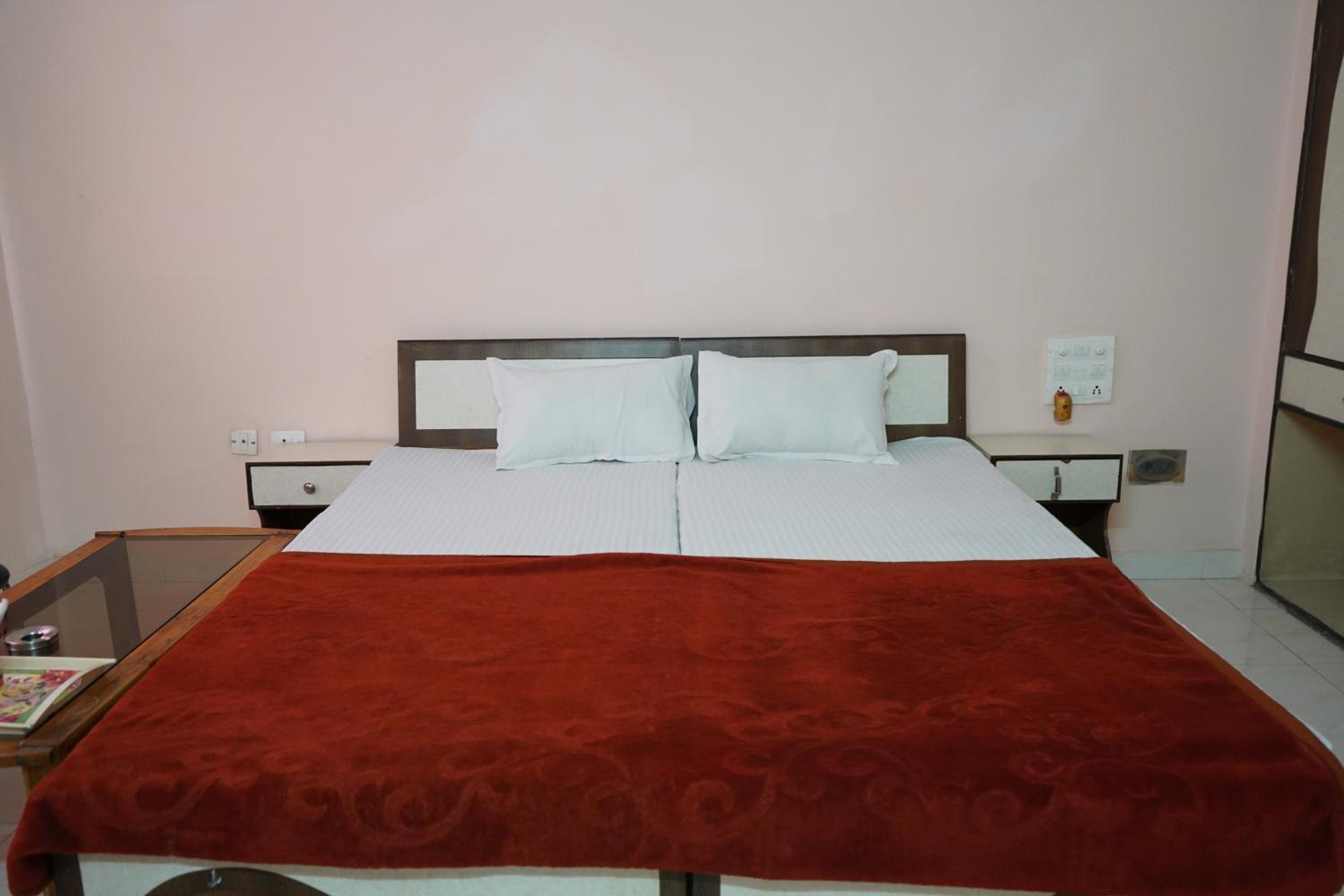 Deluxe Room - Photo 2