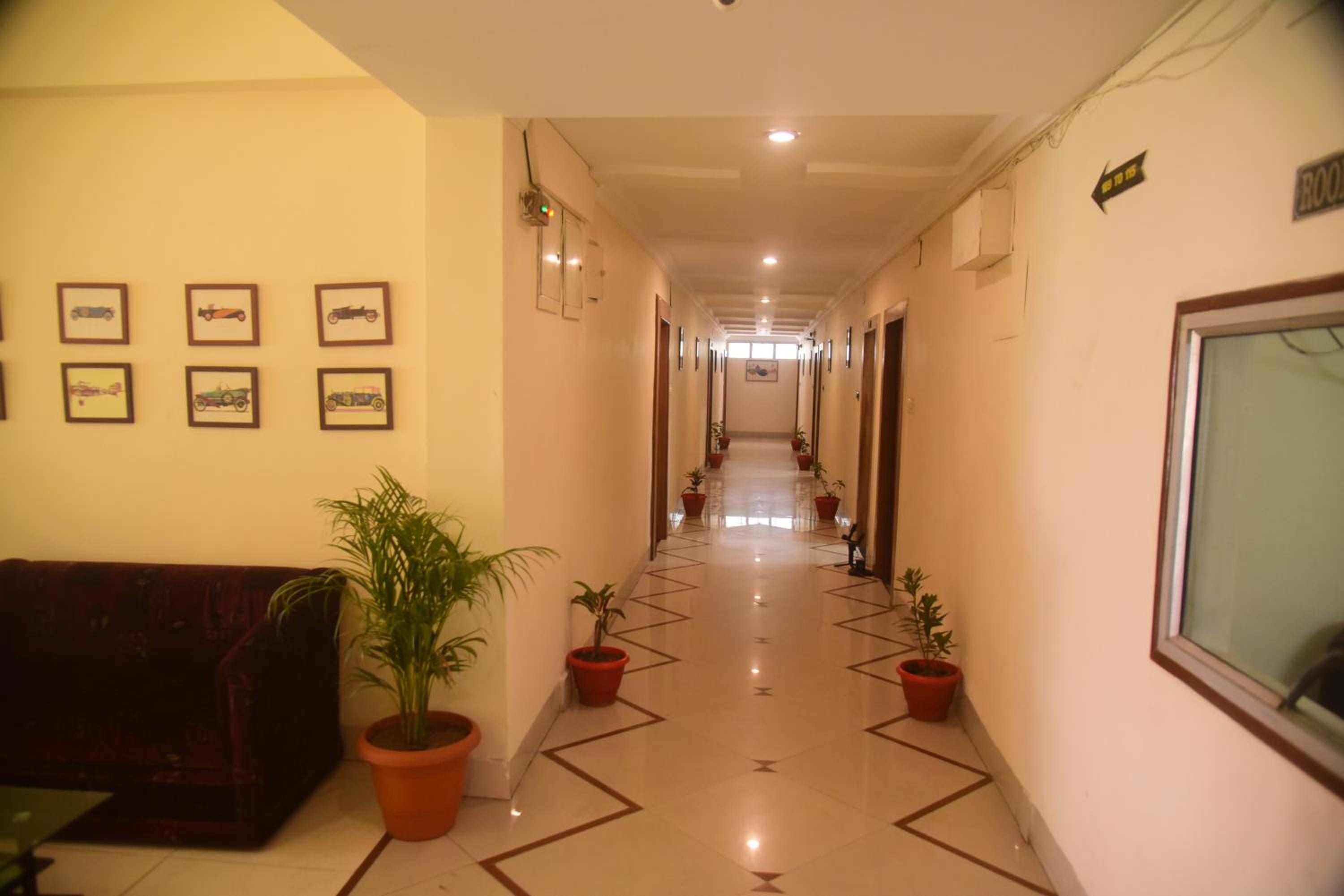 Deluxe Room - Photo 6