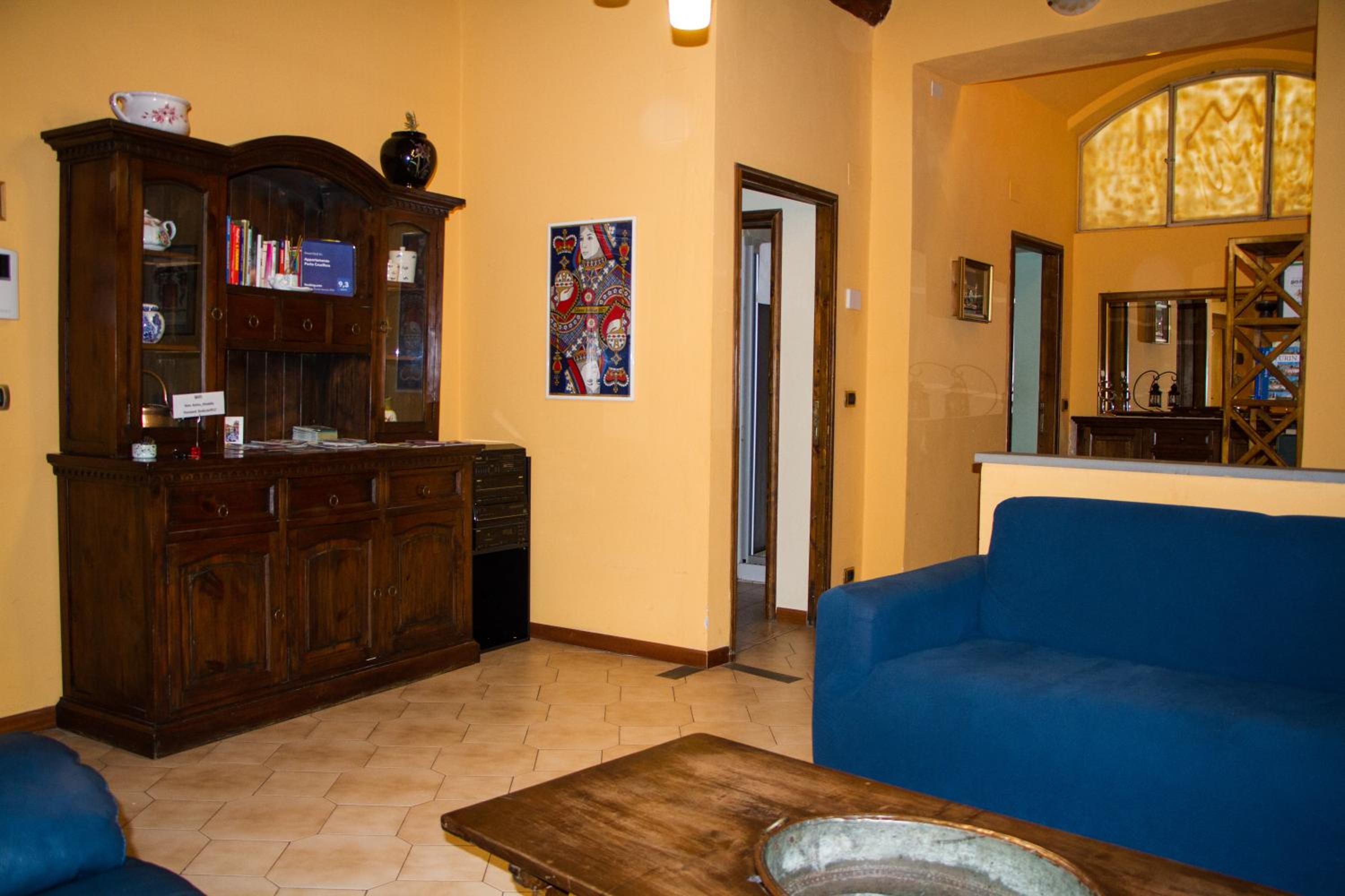 Two-Bedroom Apartment - Photo 21