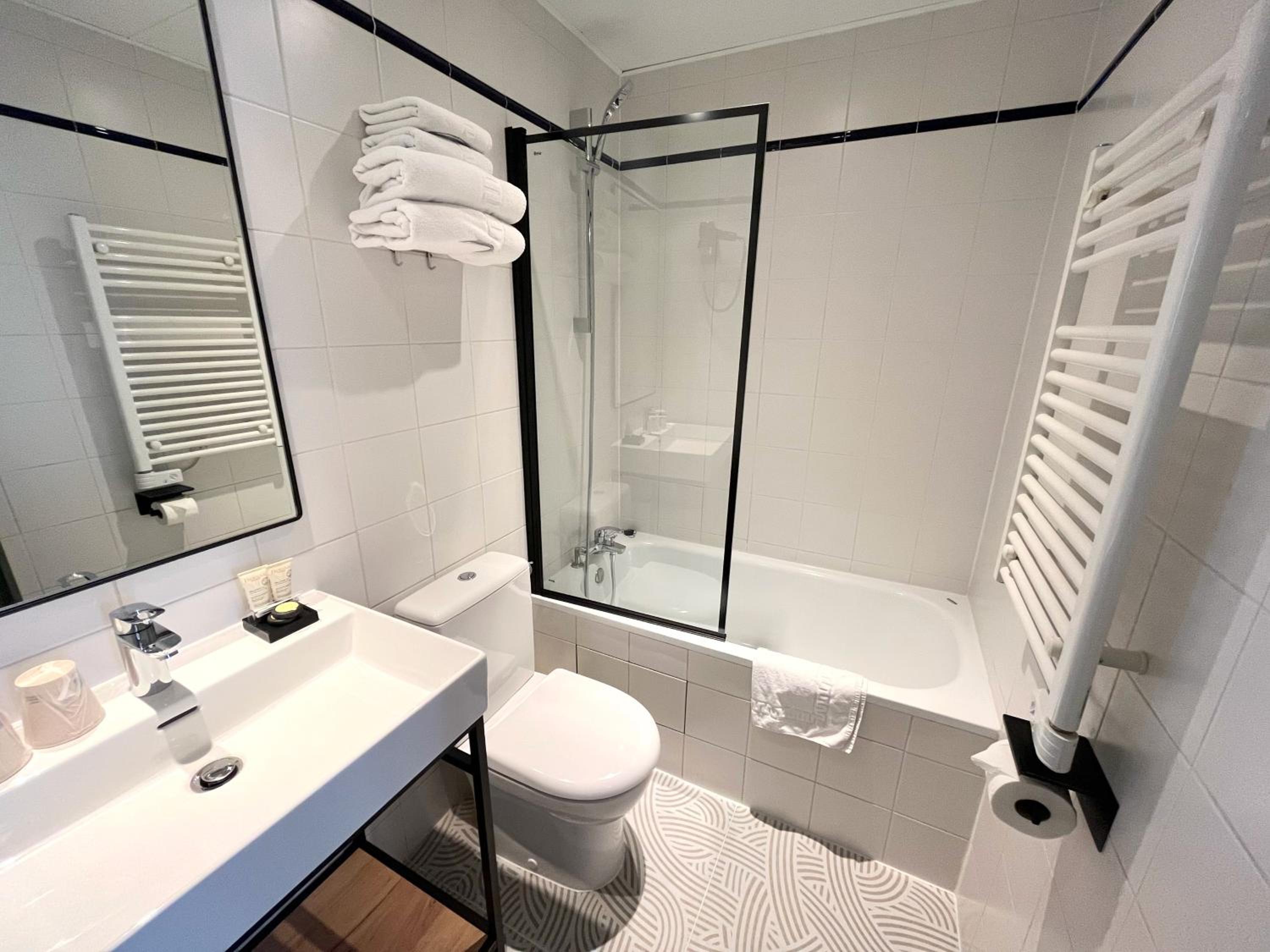 Deluxe Twin Room photo 3