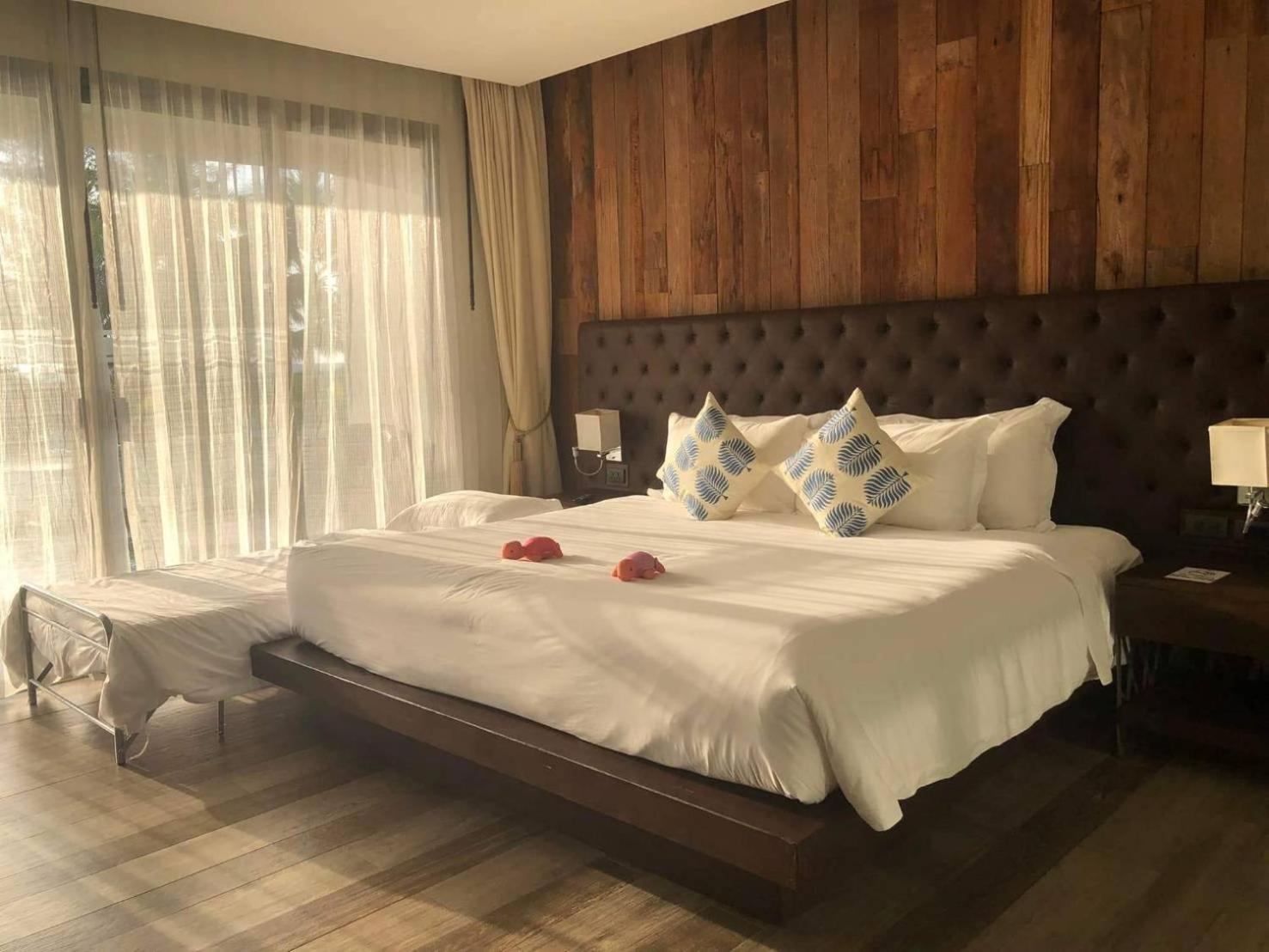 Deluxe Twin Room with Pool Access