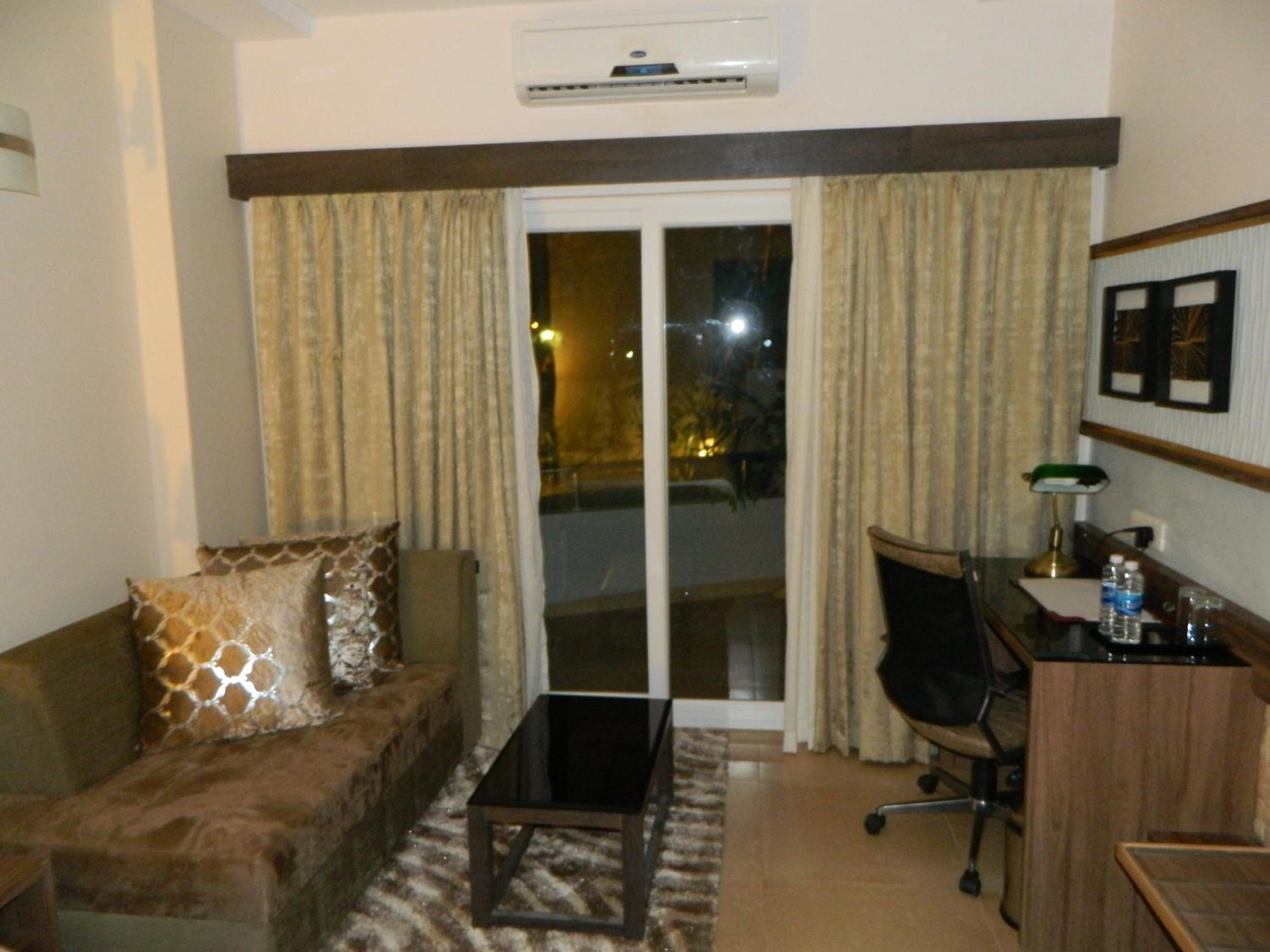 King Room with Pool View photo 3