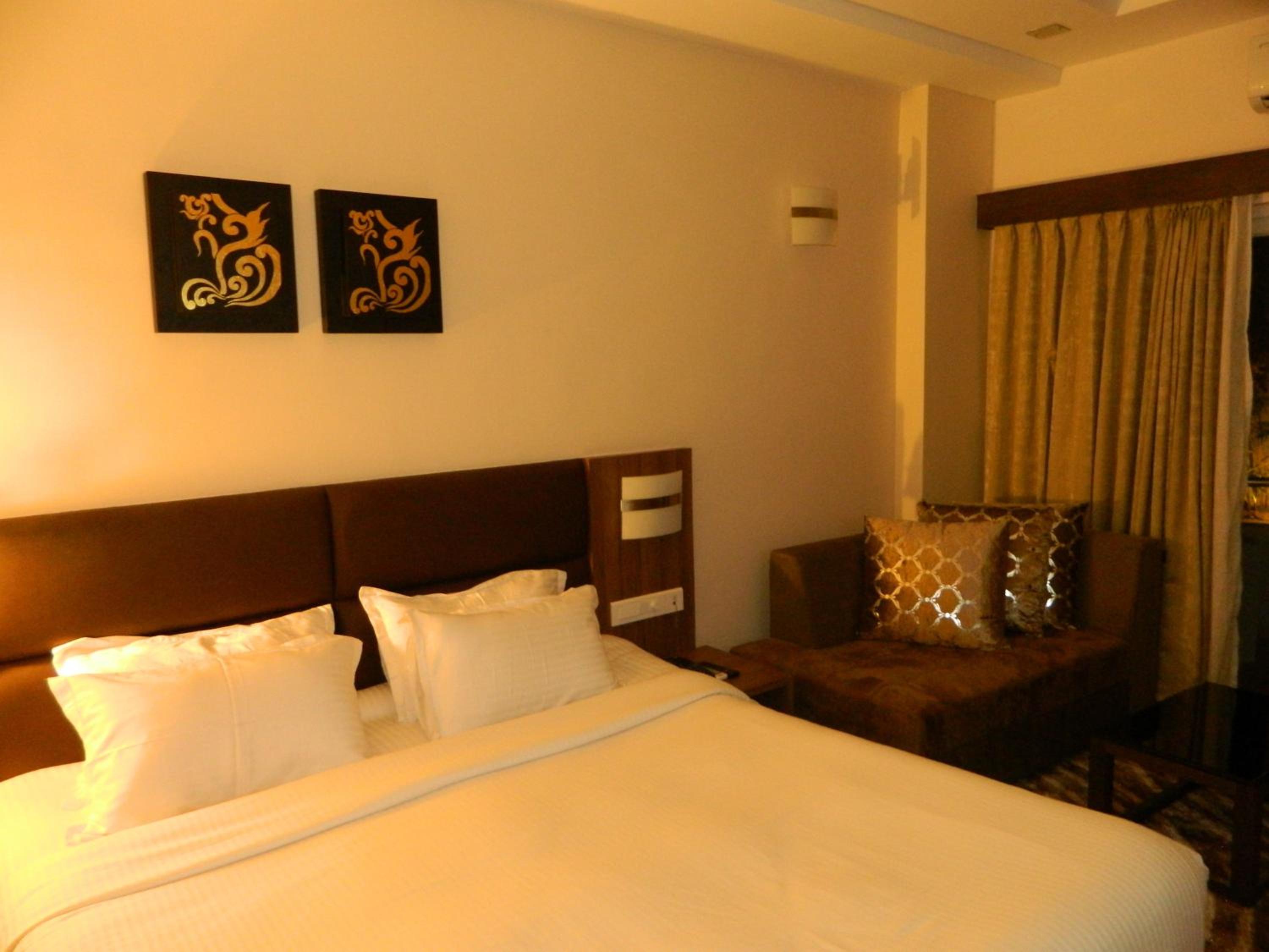 King Room with Pool View