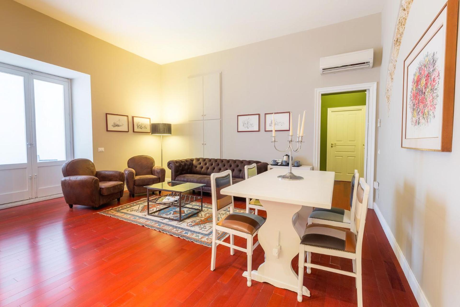 Family Suite with Balcony - Photo 2