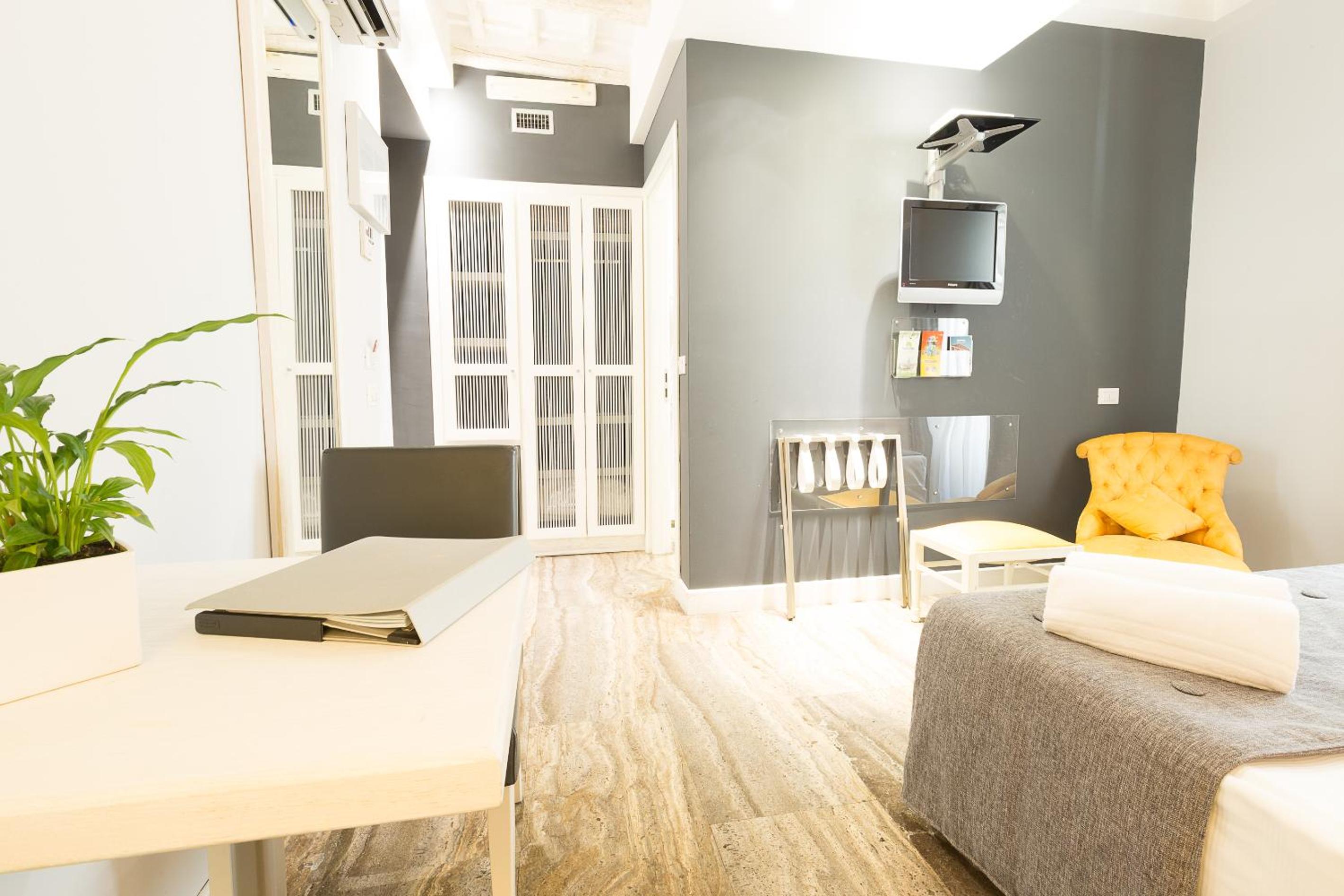 Classic Double Room - Photo 2
