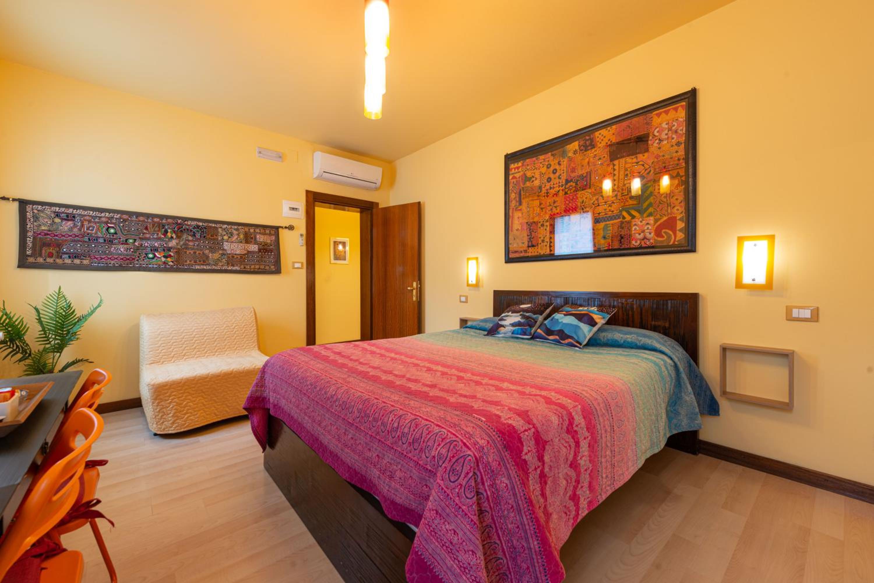 Deluxe Double Room with Private External Bathroom photo 1