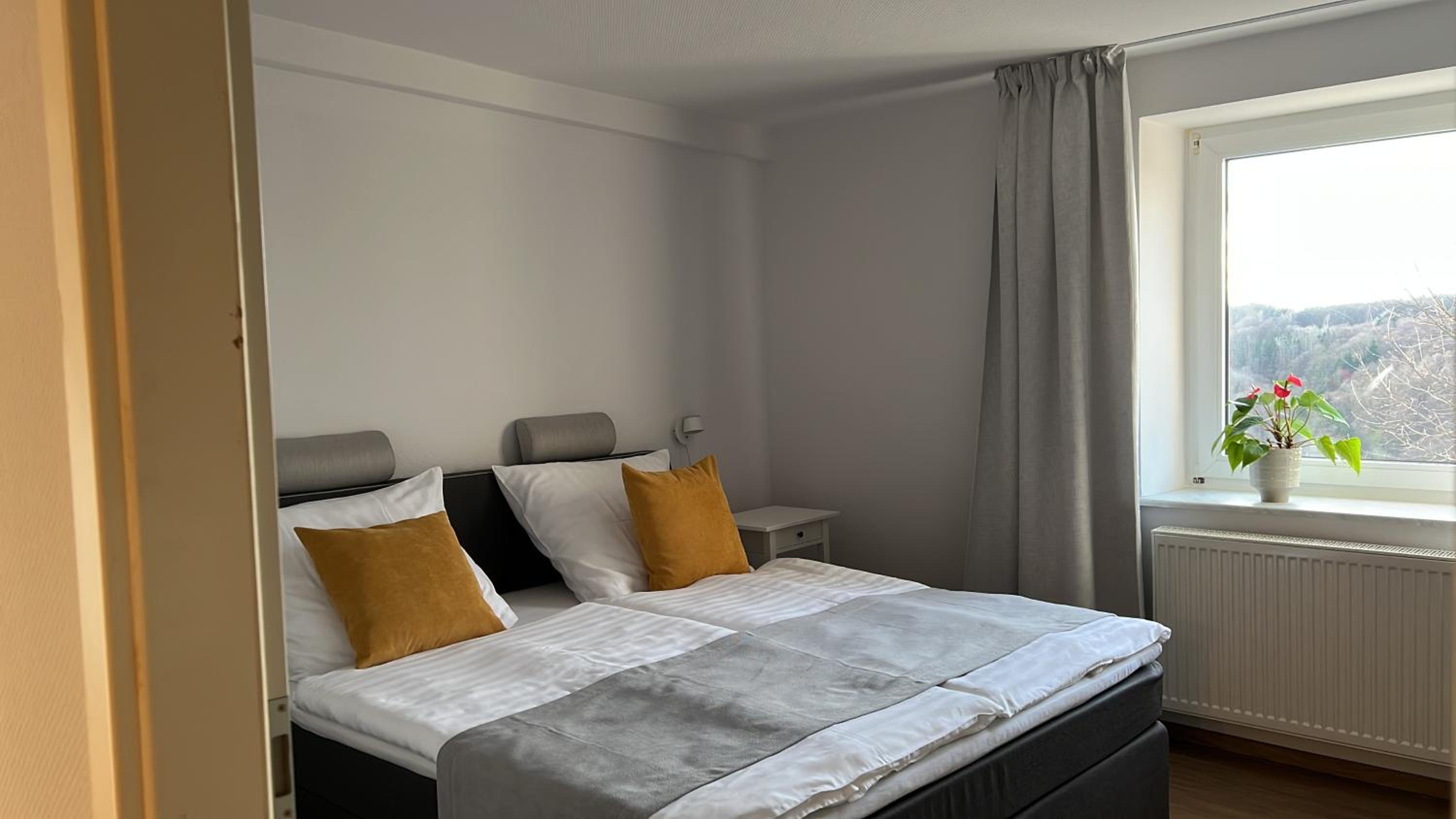 Apartment with child room photo 3