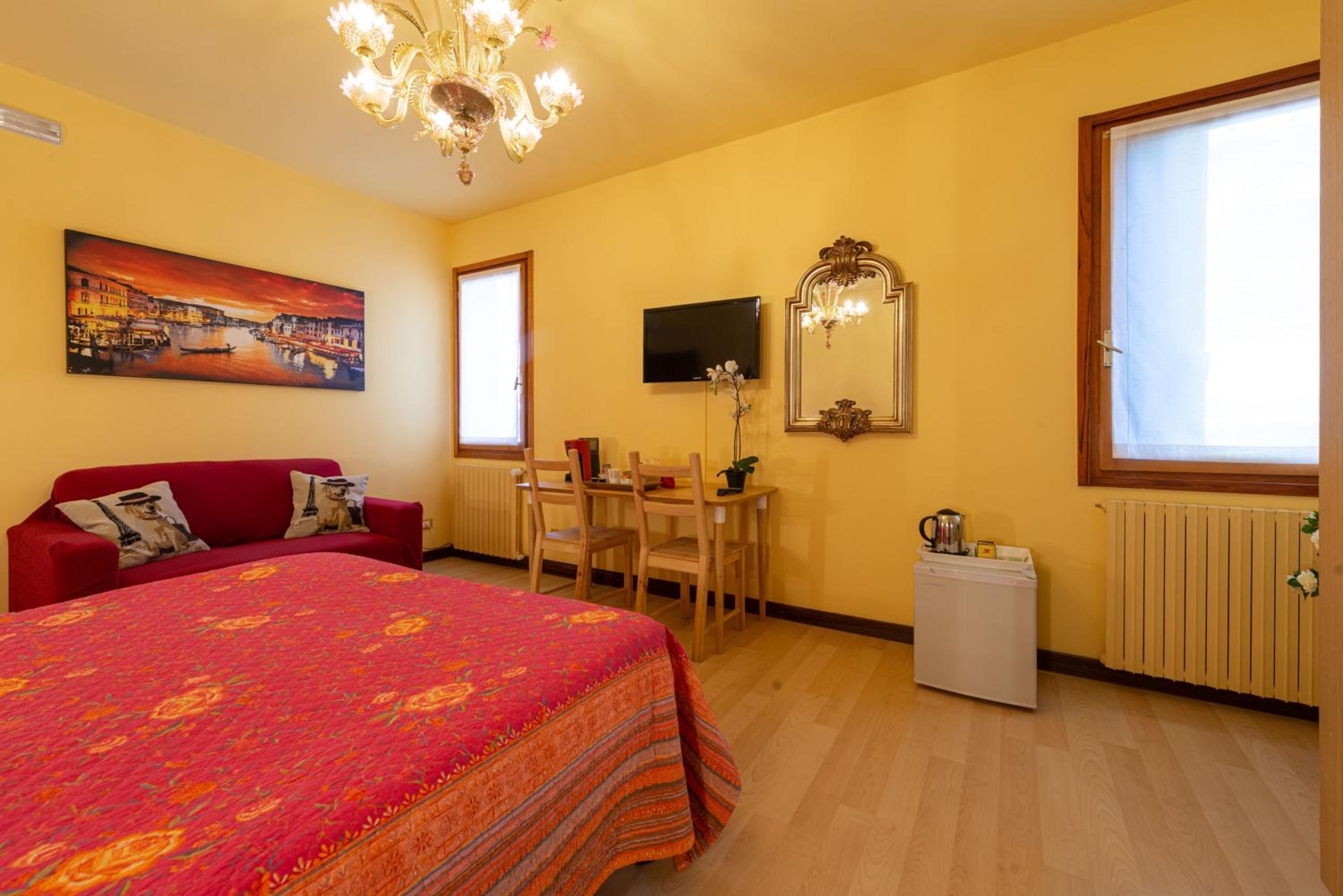 Deluxe Double Room with Private External Bathroom and Terrace photo 3