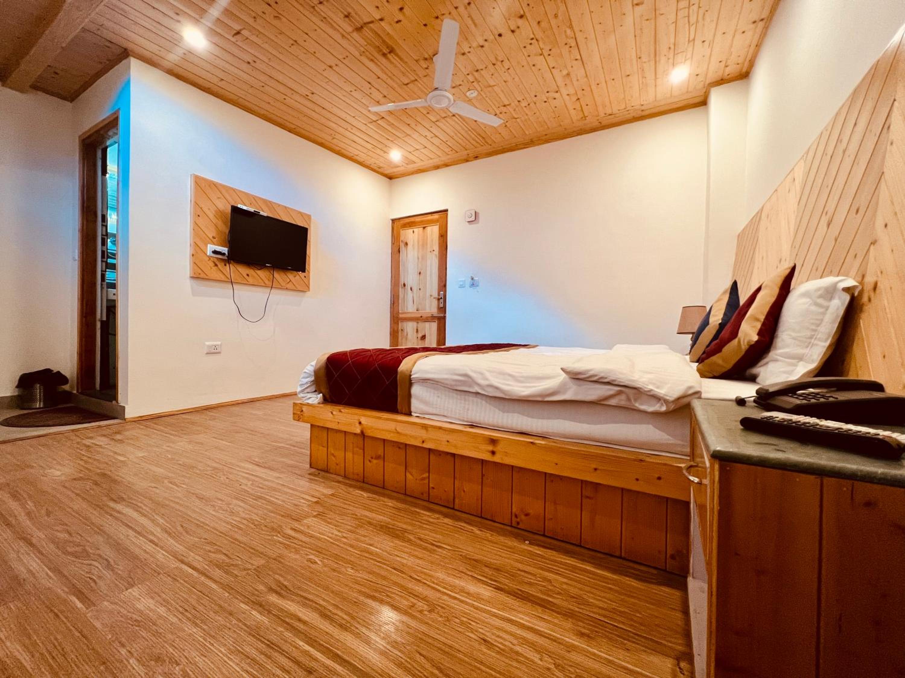 Superior King Room
