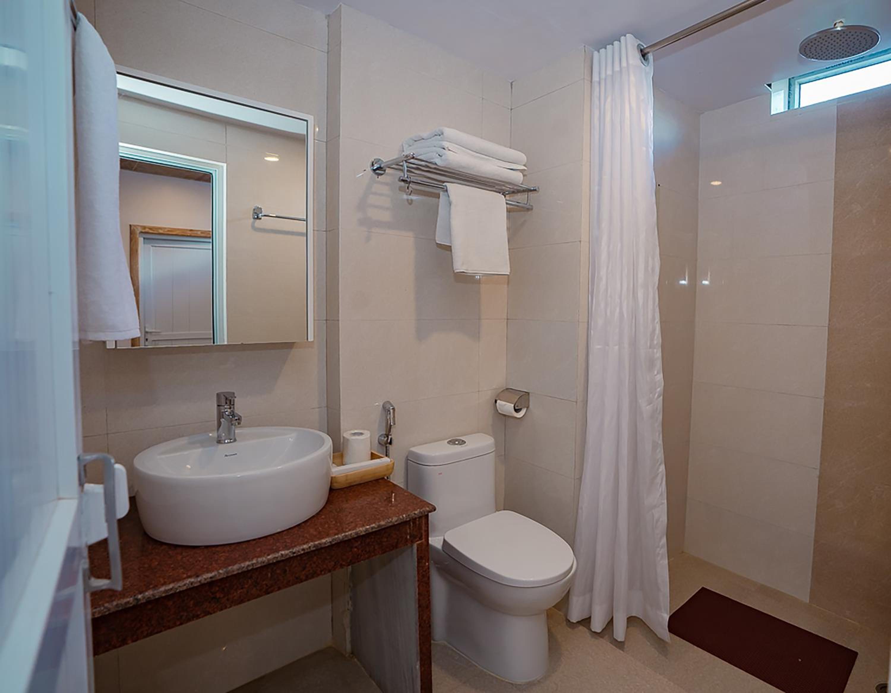 Deluxe Suite - Photo 6