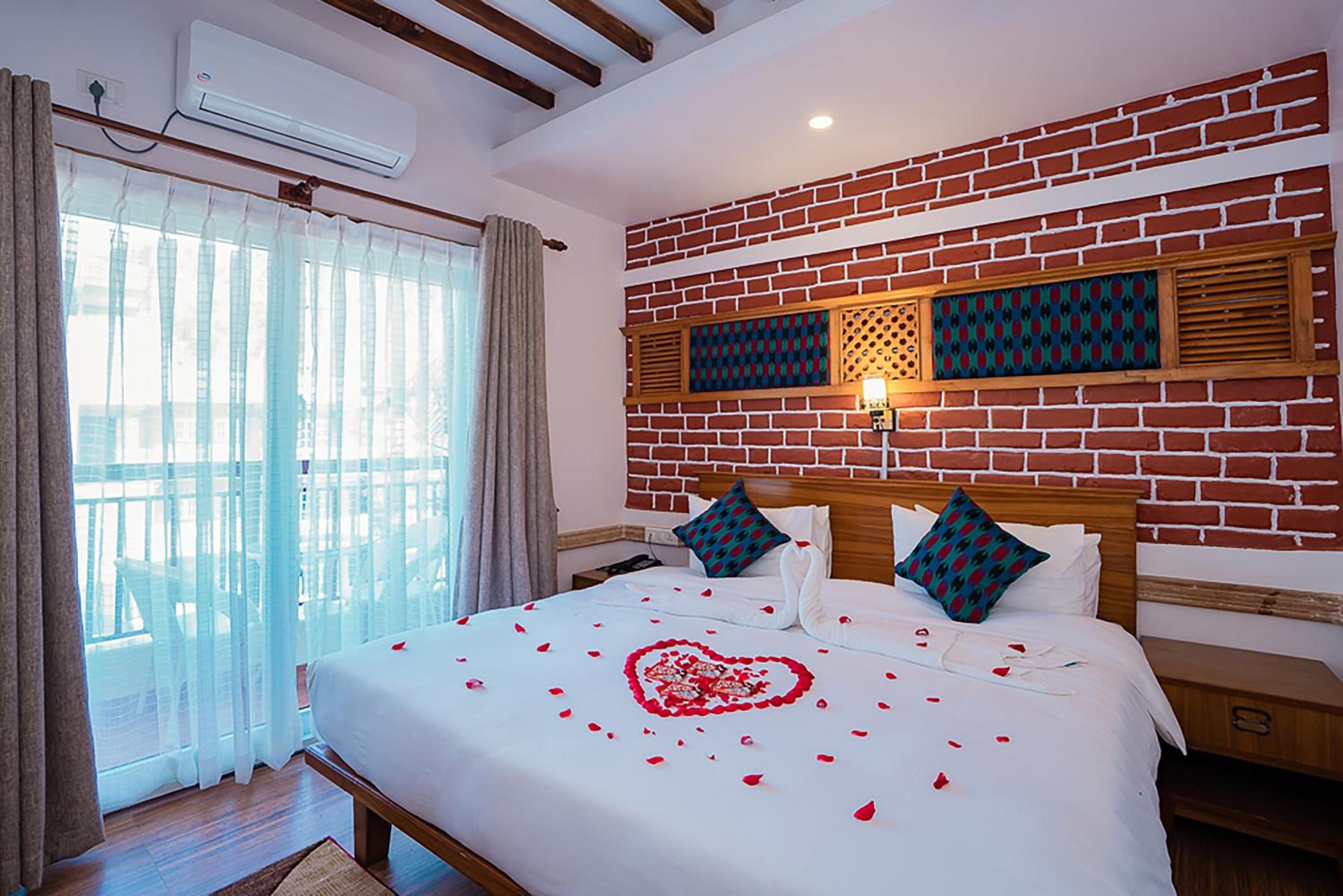 Deluxe Suite - Photo 1