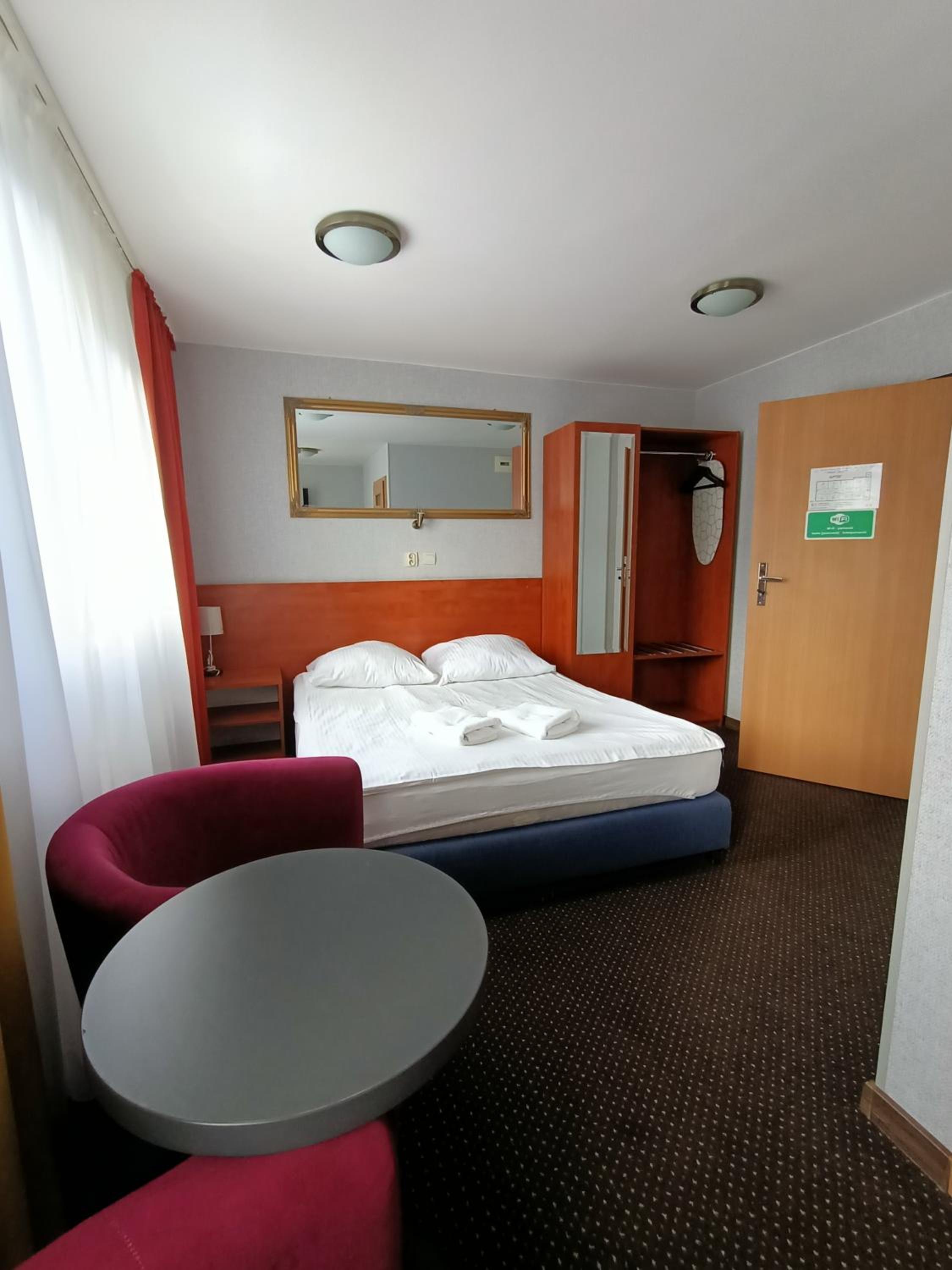 Double Room - Photo 1