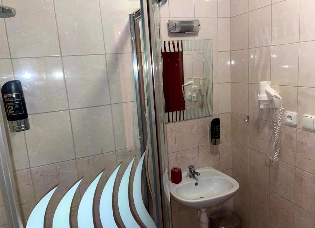 Double or Twin Room - Photo 1