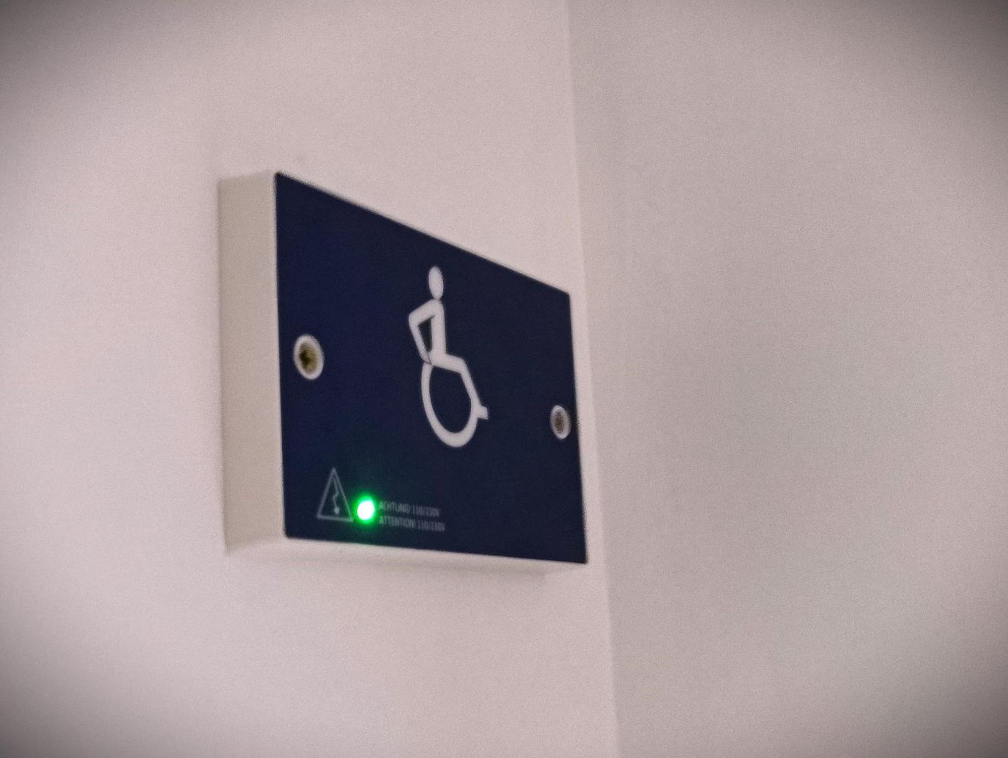Twin Room - Disability Access photo 3