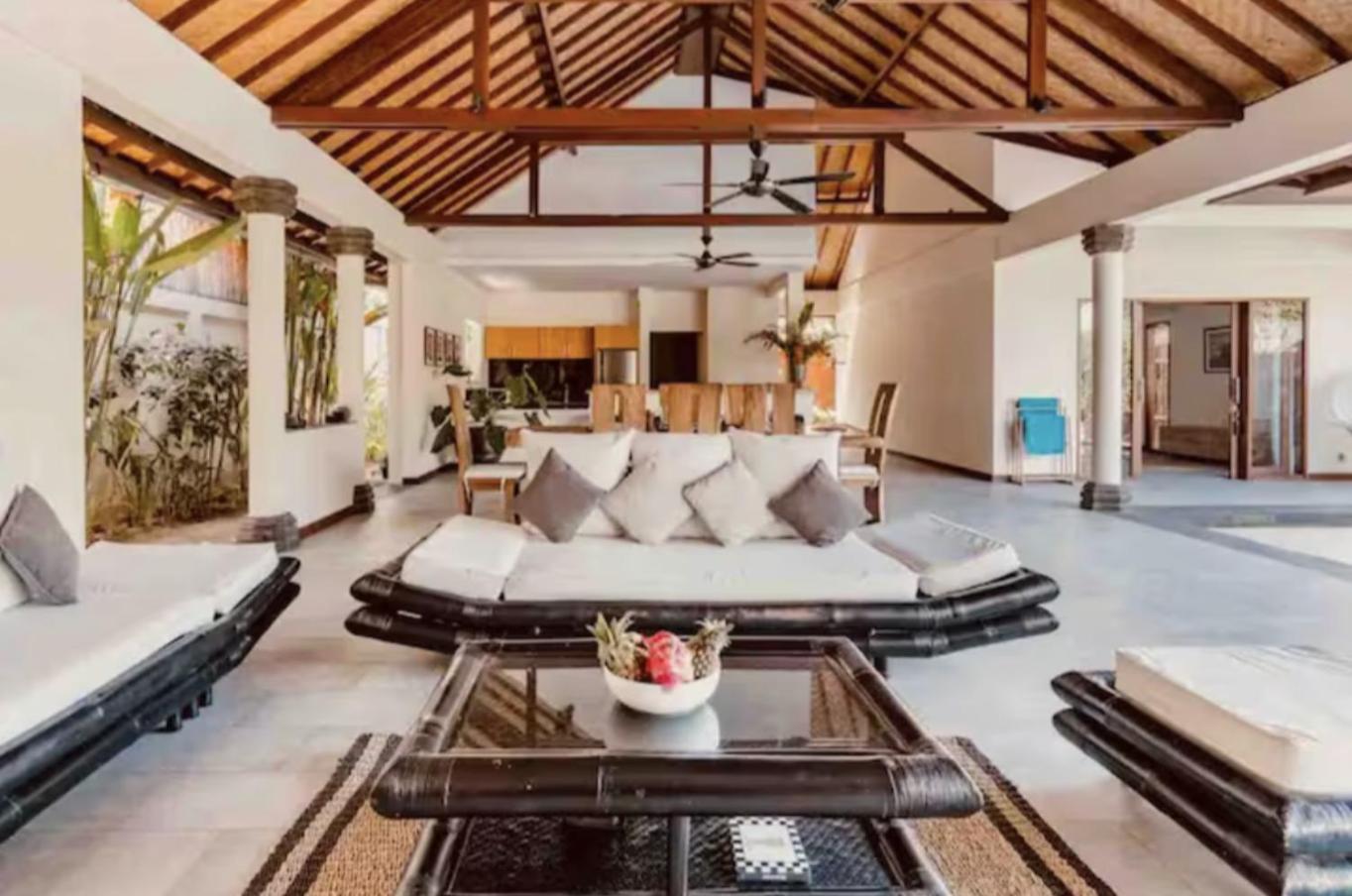 Three-Bedroom Villa photo 1