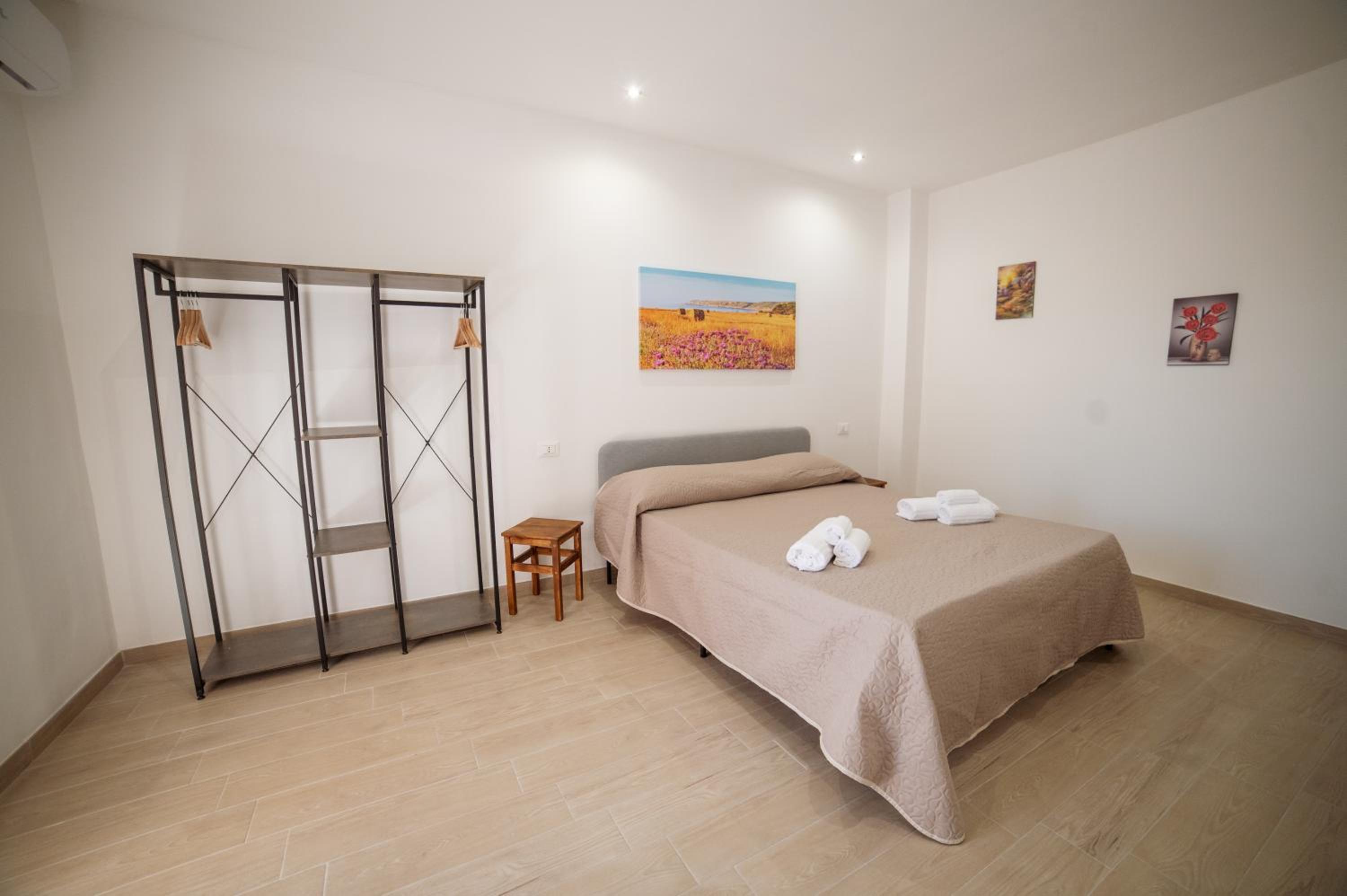 Deluxe Room - Photo 3