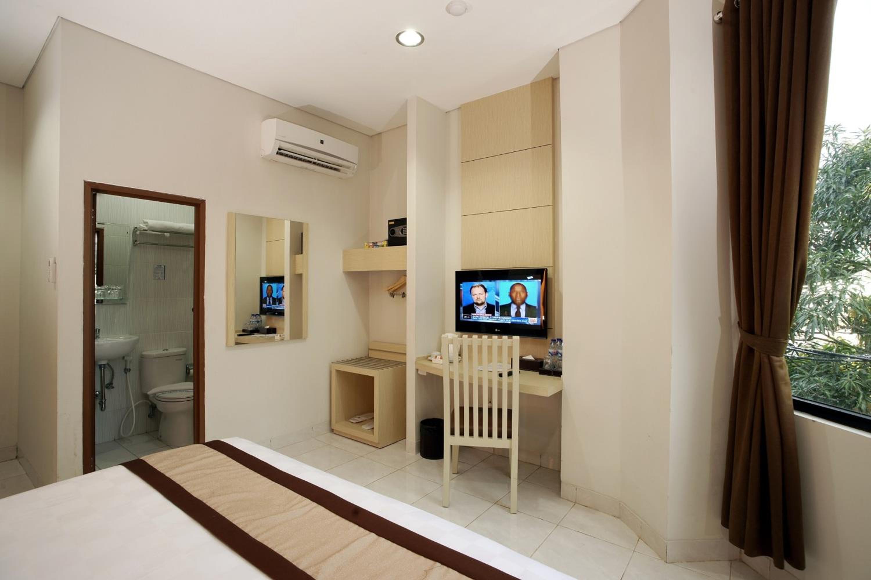 Deluxe Twin Room - Photo 8