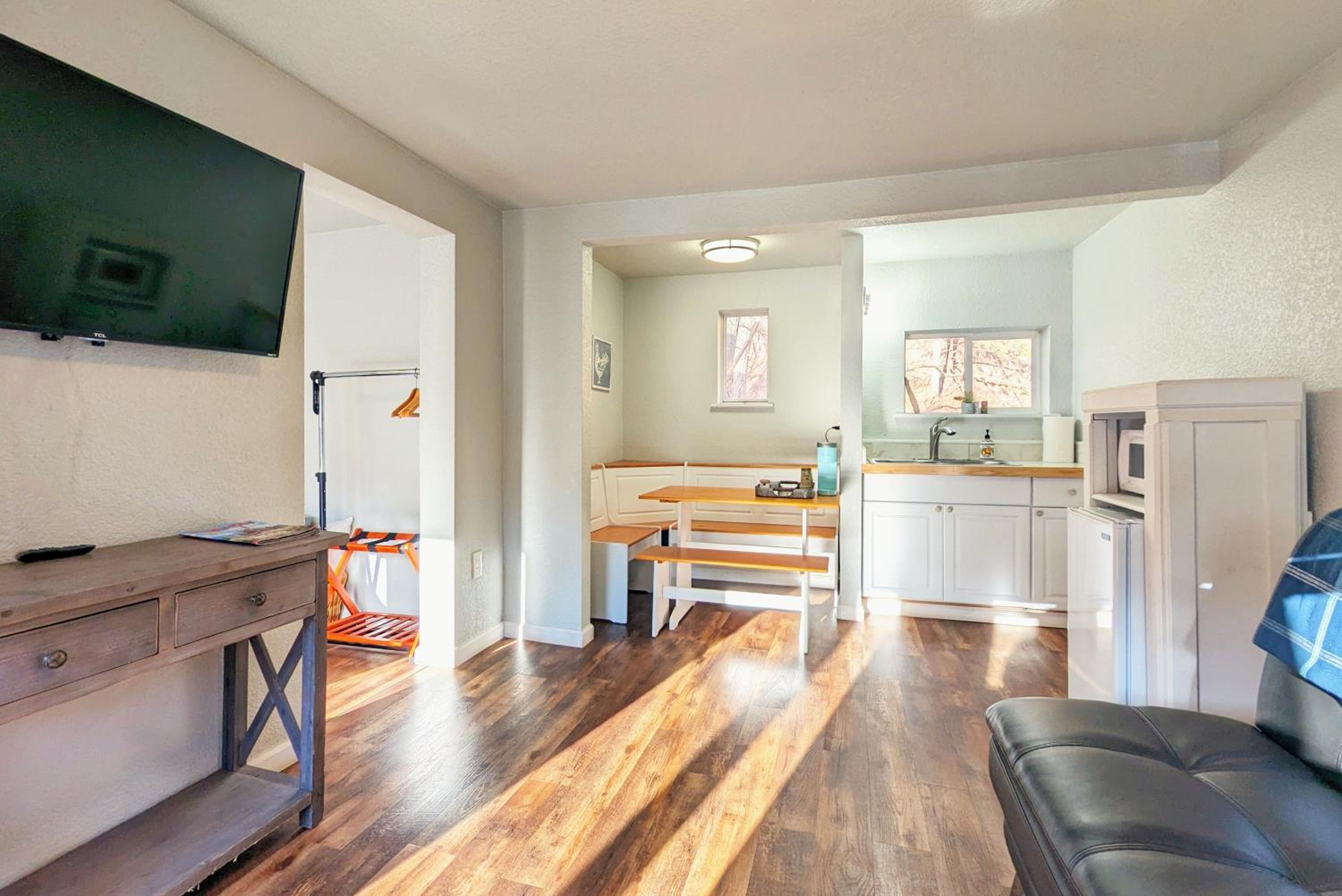 Suite with Mountain View