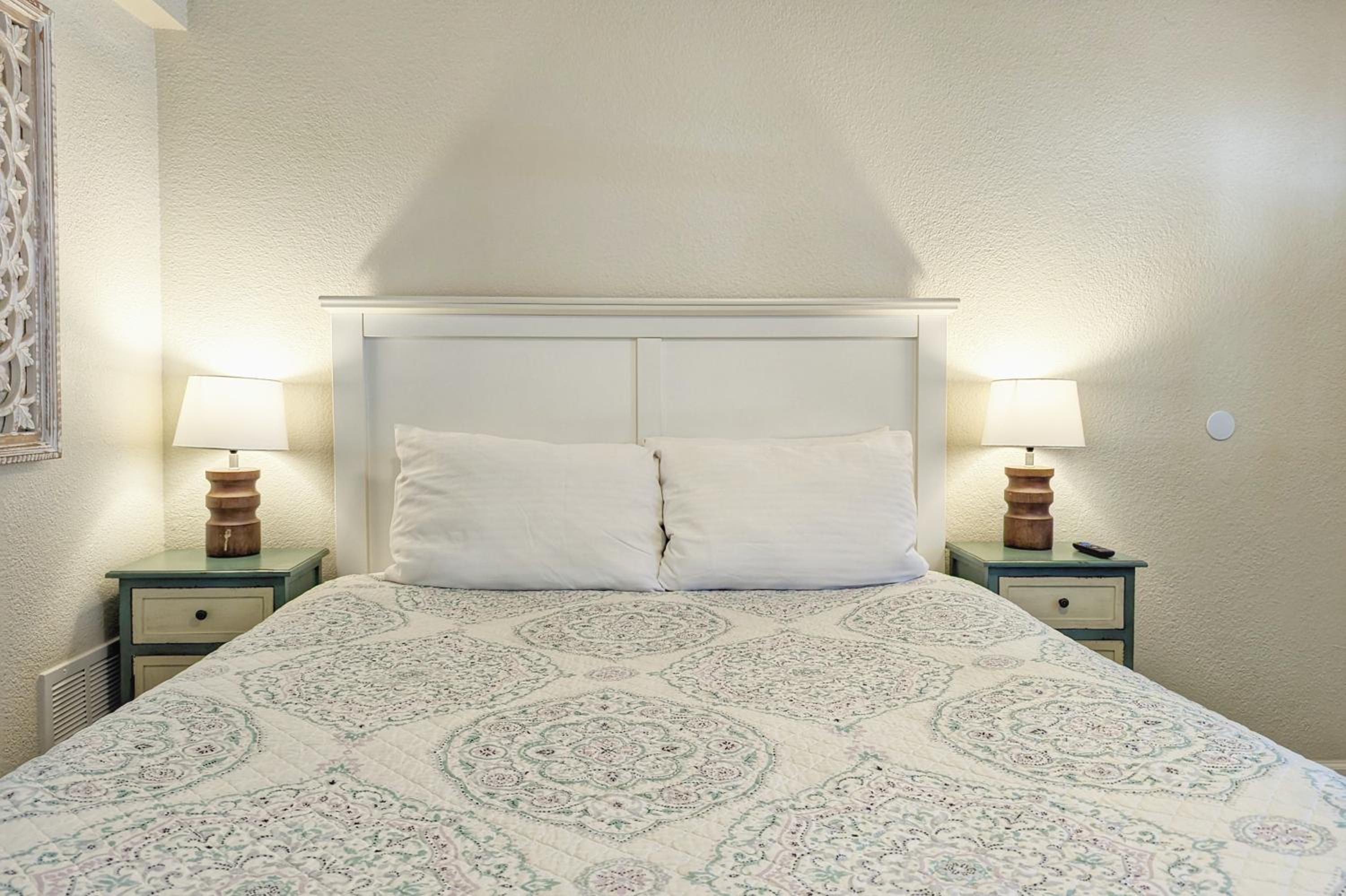 Double room with mountain view, ground floor