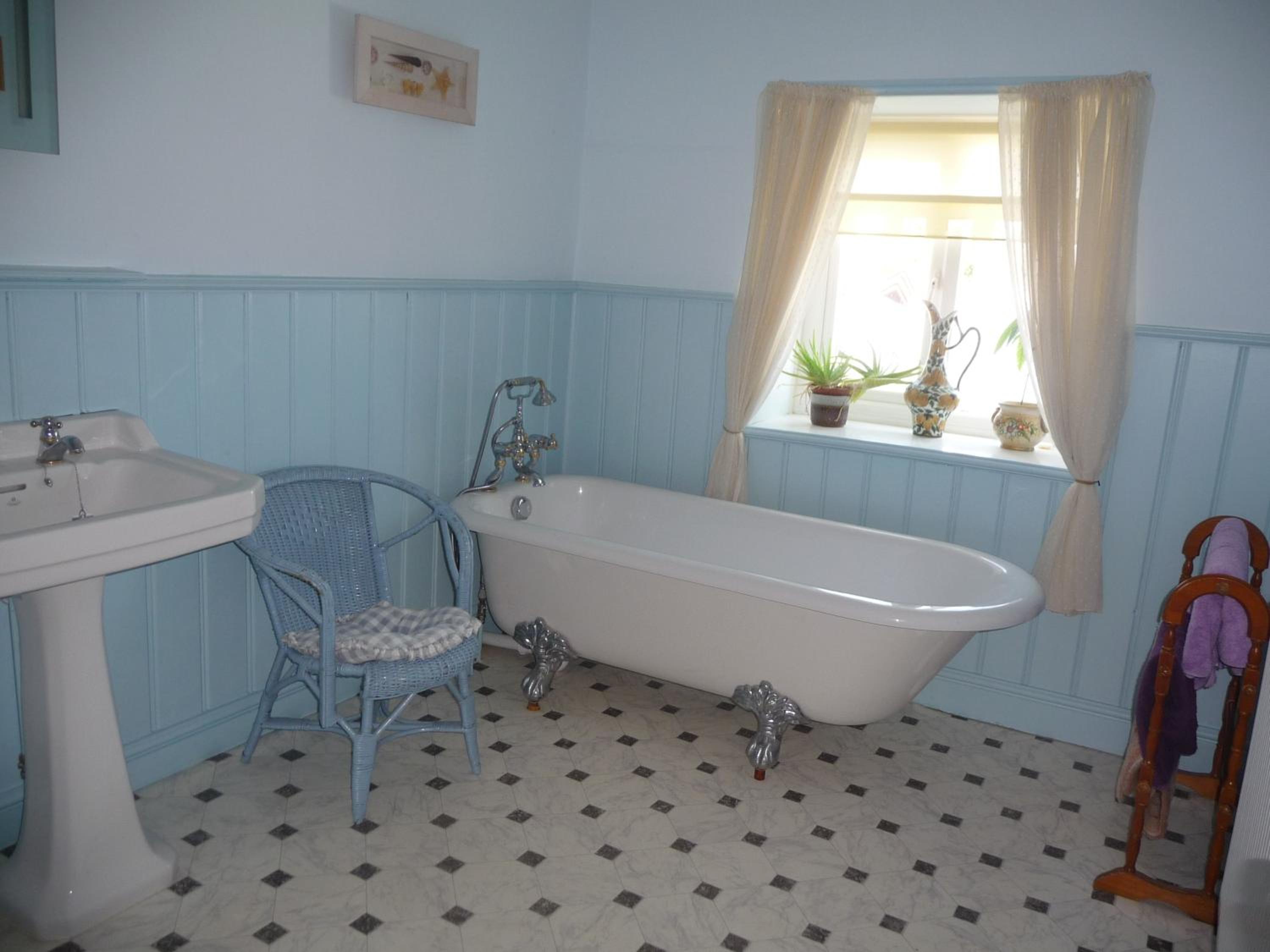 Twin Room with Lake View photo 2