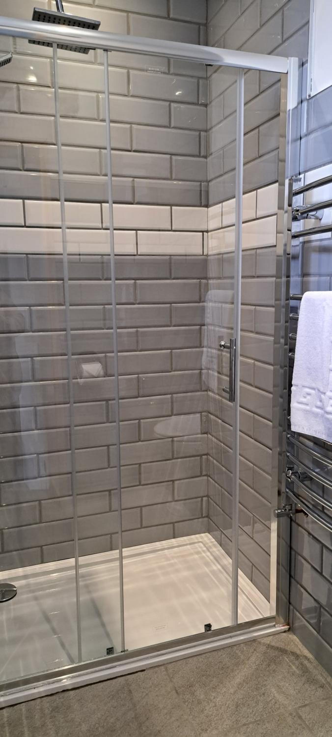 Double Room with Private Bathroom - Photo 4