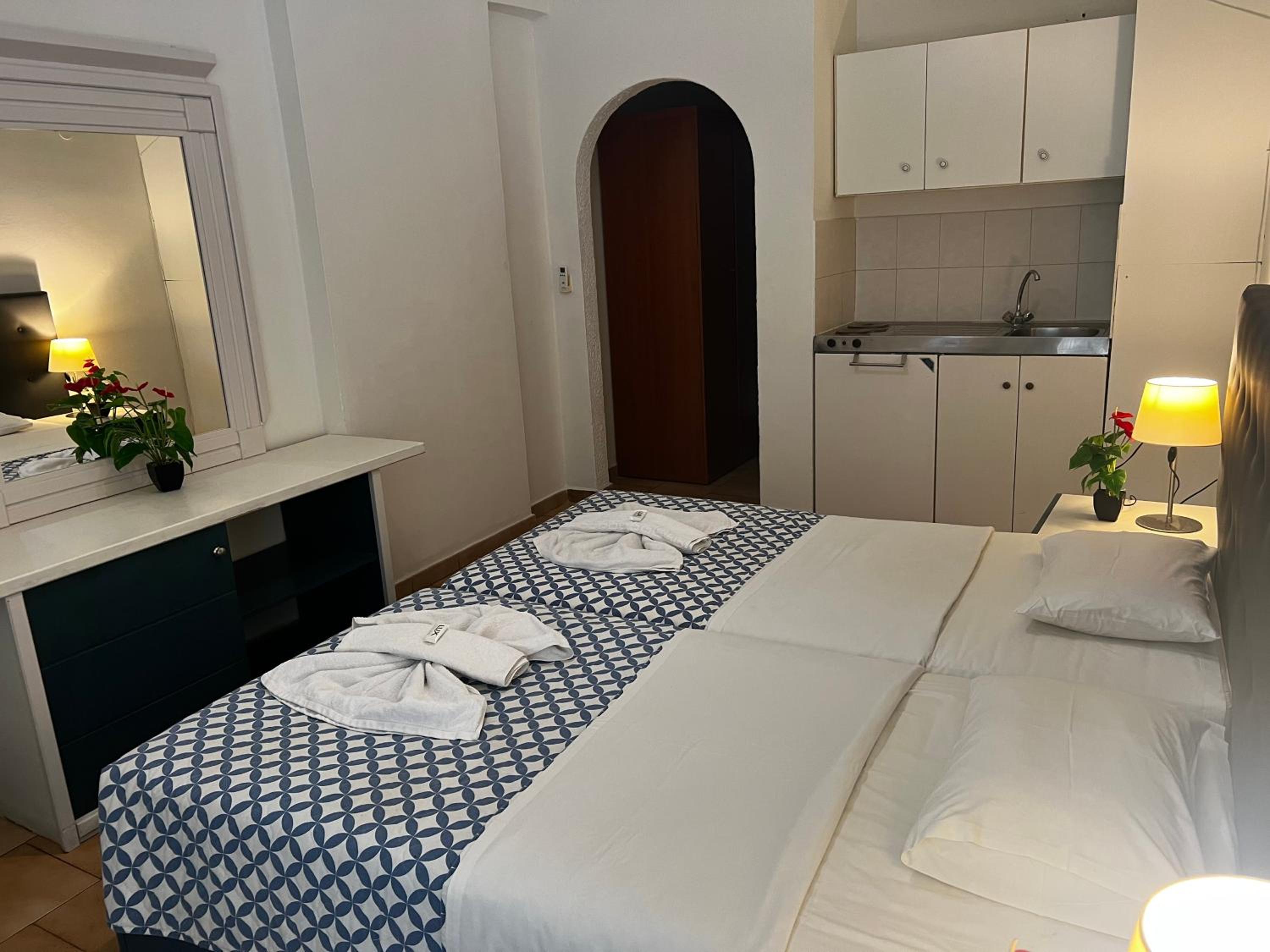 Budget Twin Room - Photo 1