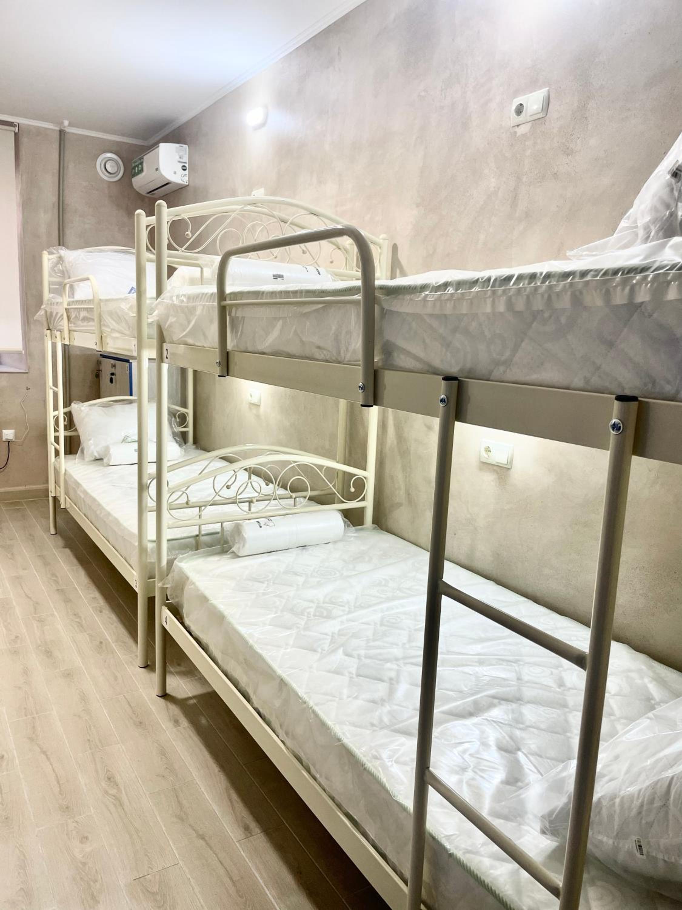 Bed in 4-Bed Mixed Dormitory Room photo 2