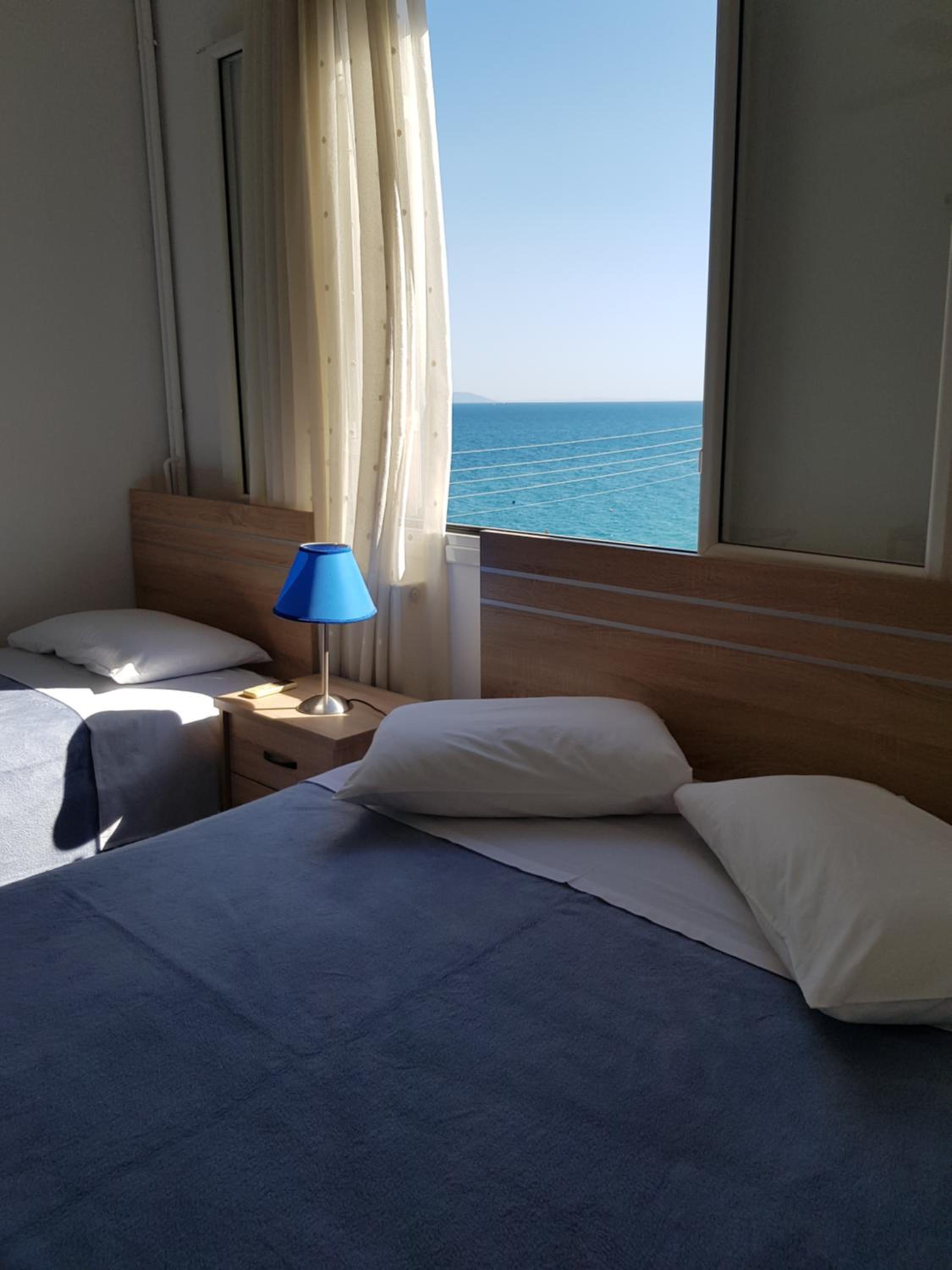 One-Bedroom Apartment with Balcony and Garden View photo 3