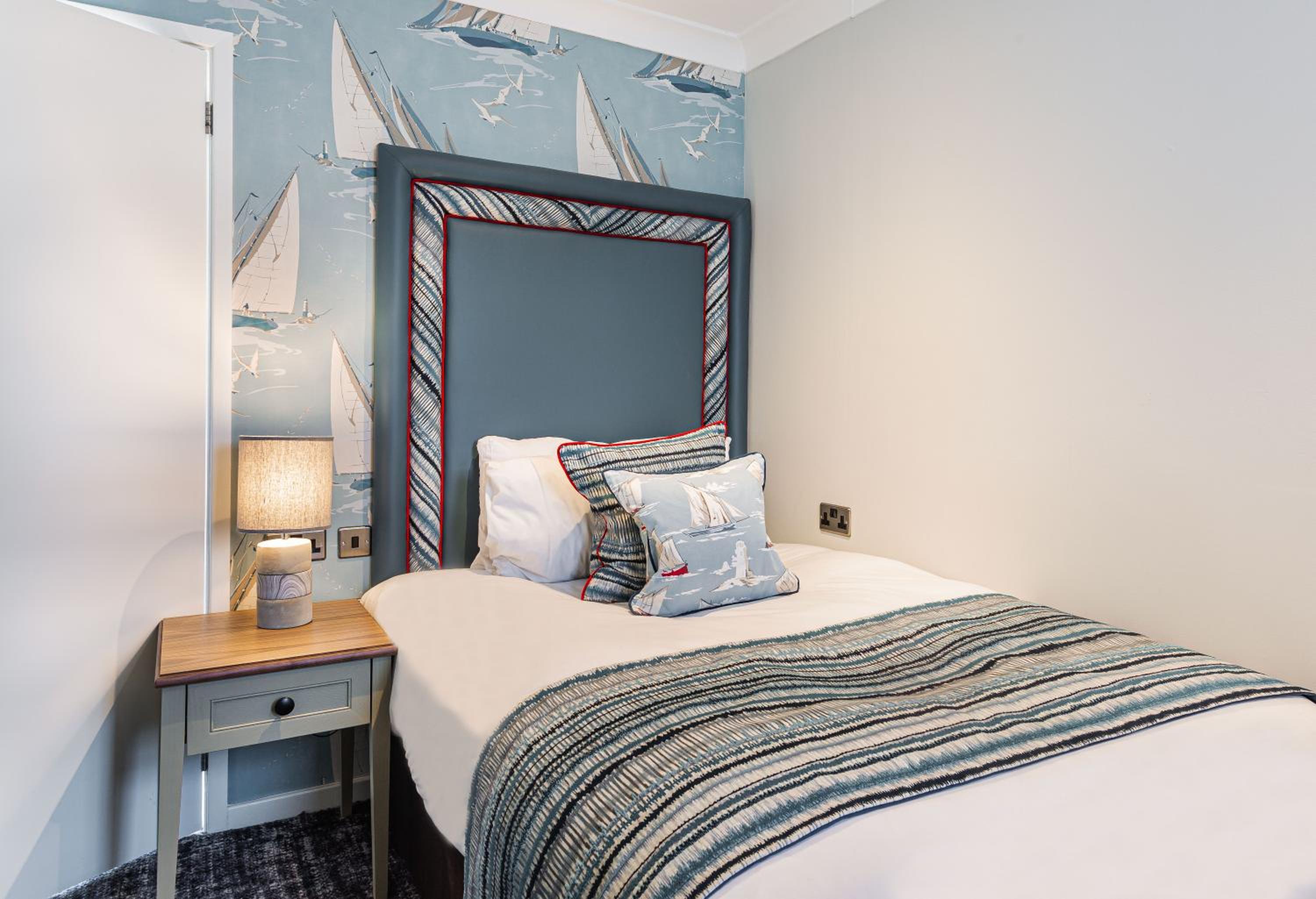 Classic Single Room
