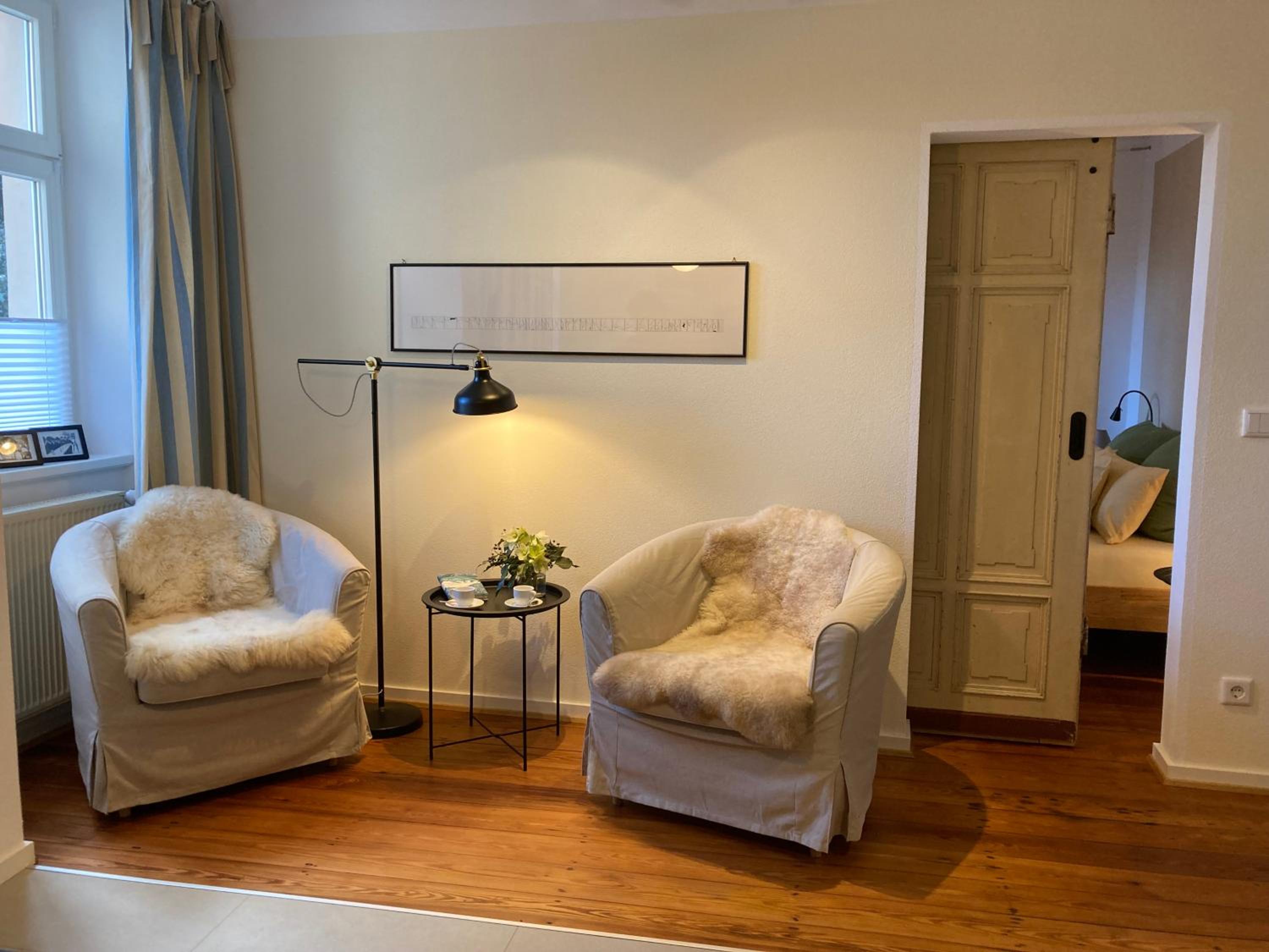 One-Bedroom Apartment photo 1