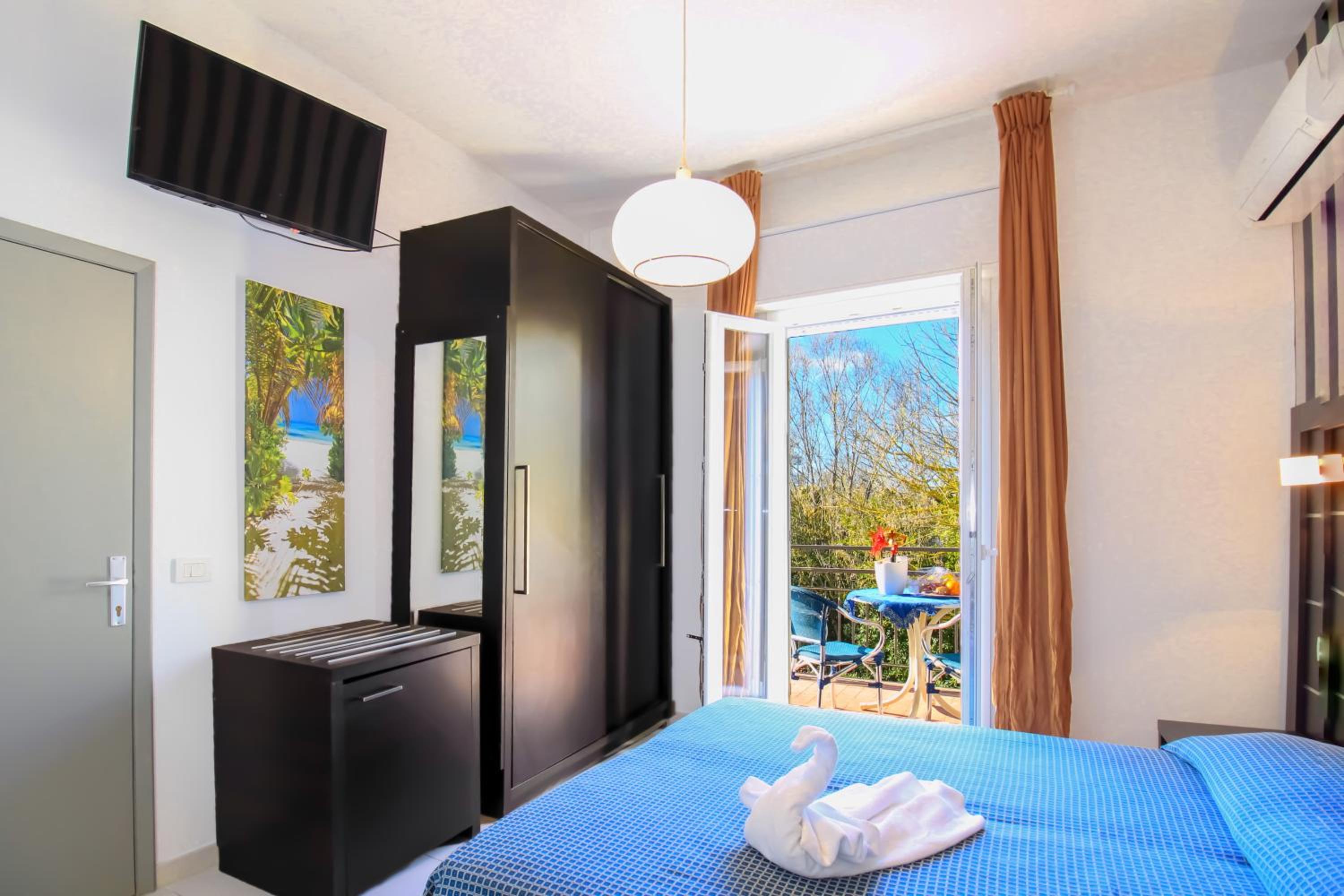 Triple Room with Balcony photo 2