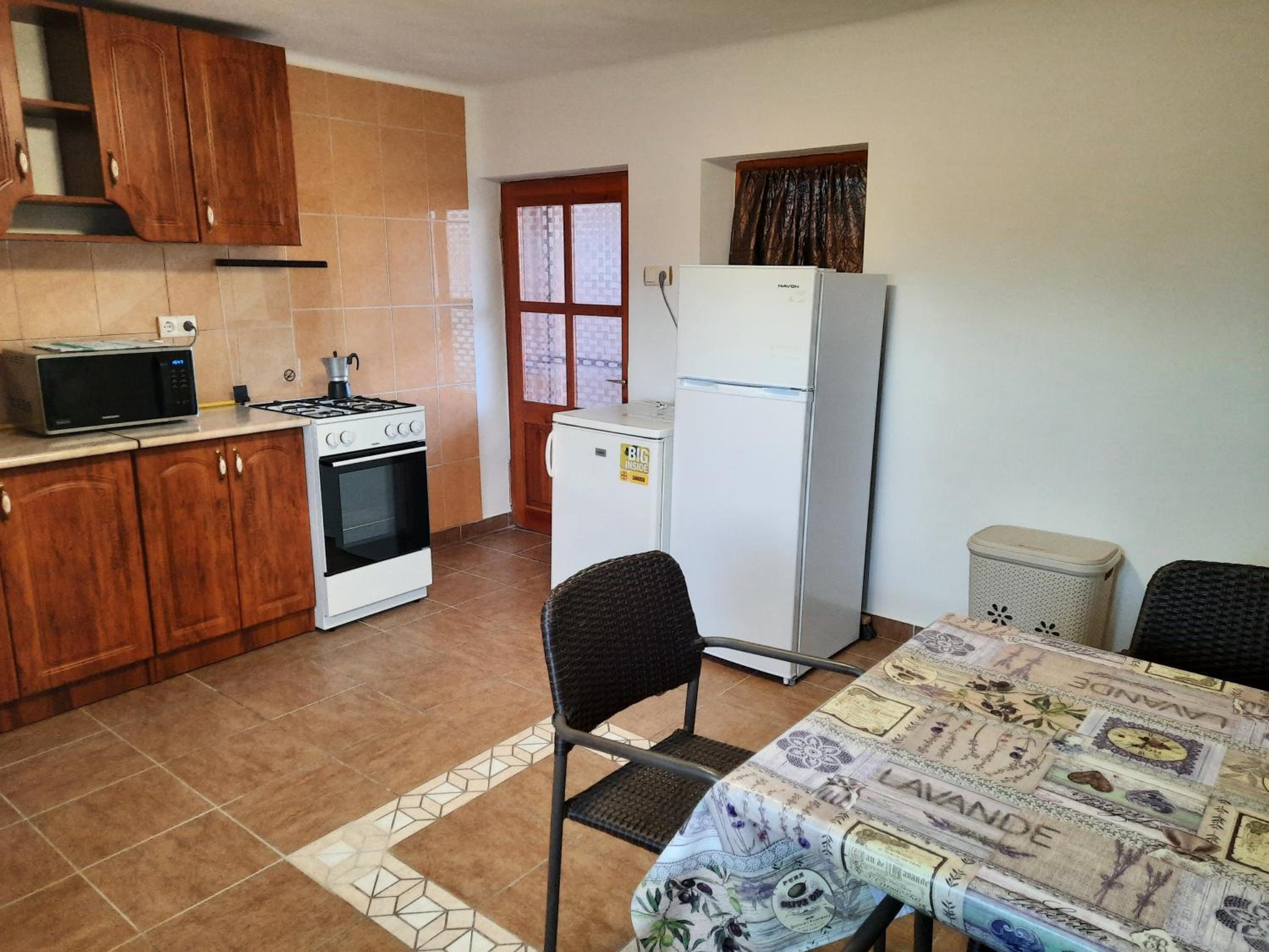 Quadruple Room with Bathroom - Photo 3