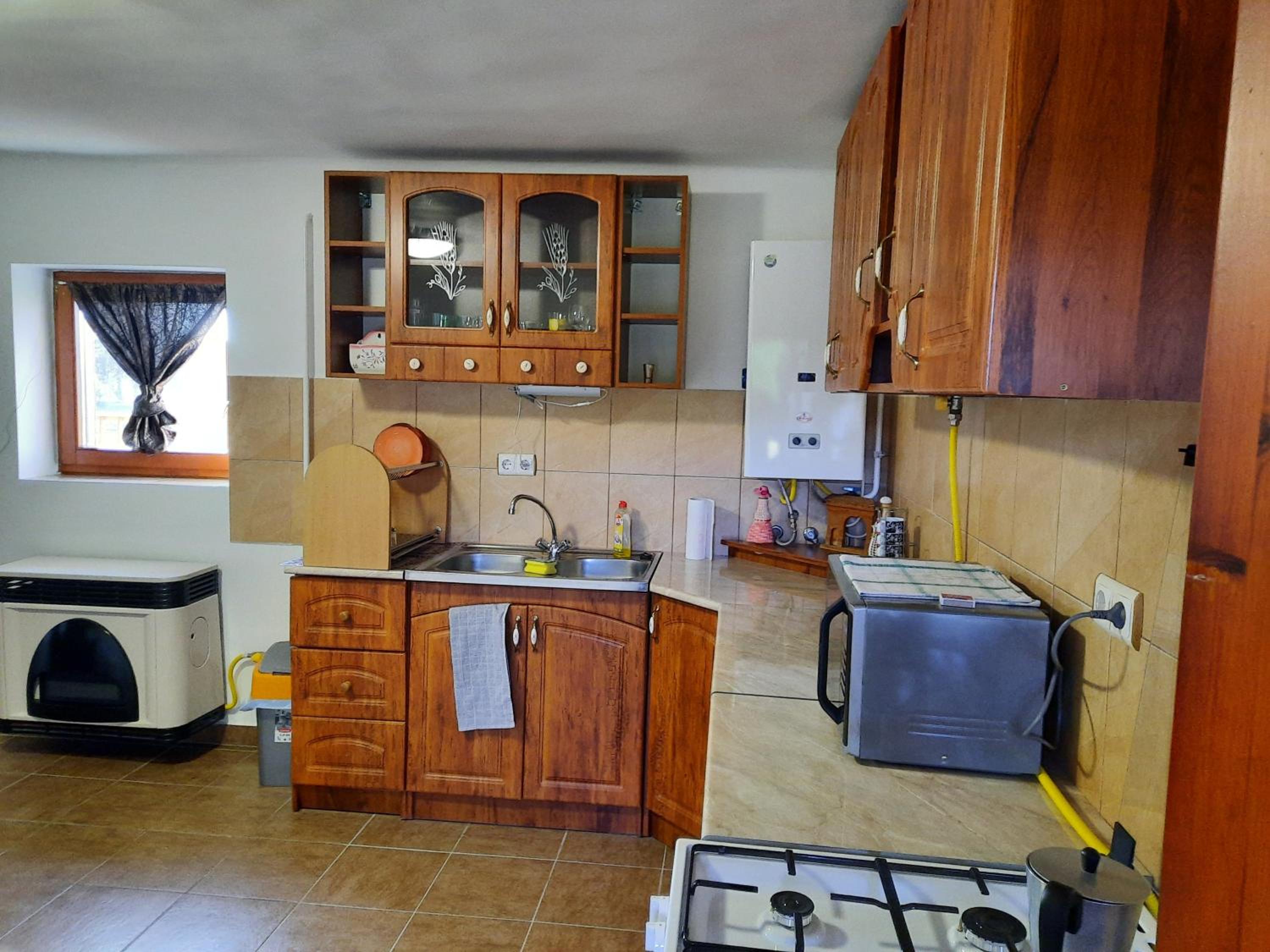 Quadruple Room with Bathroom - Photo 5
