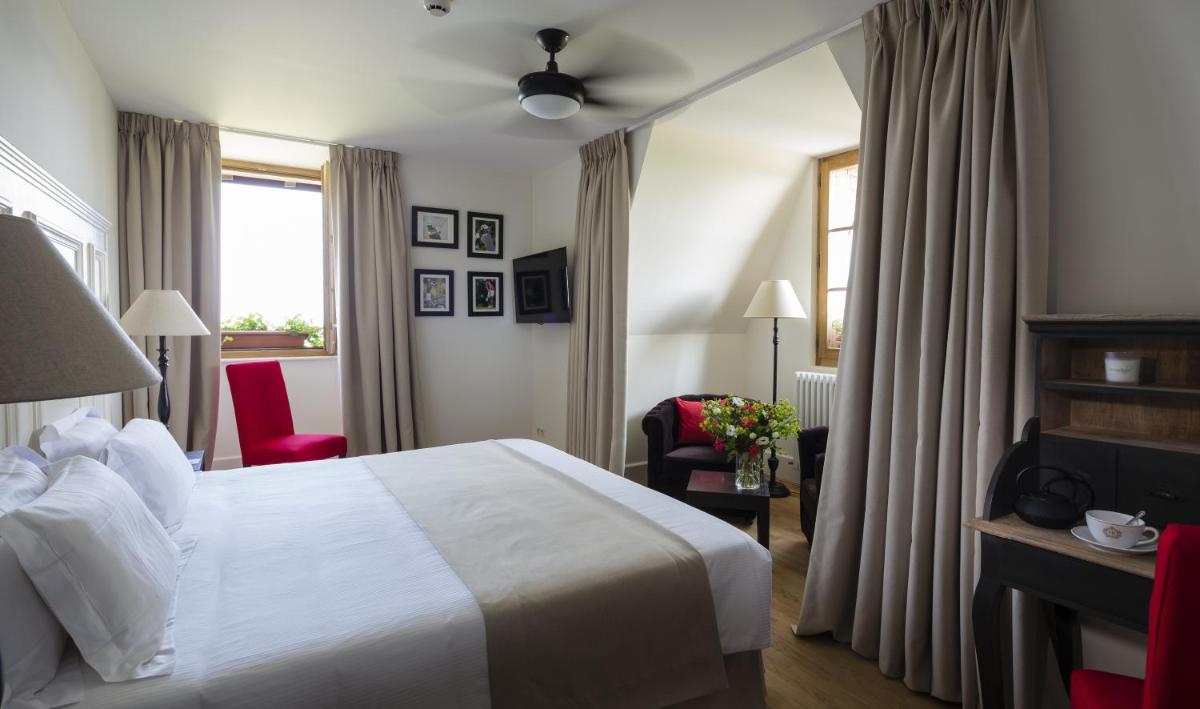Double Room with Lake View - Photo 1