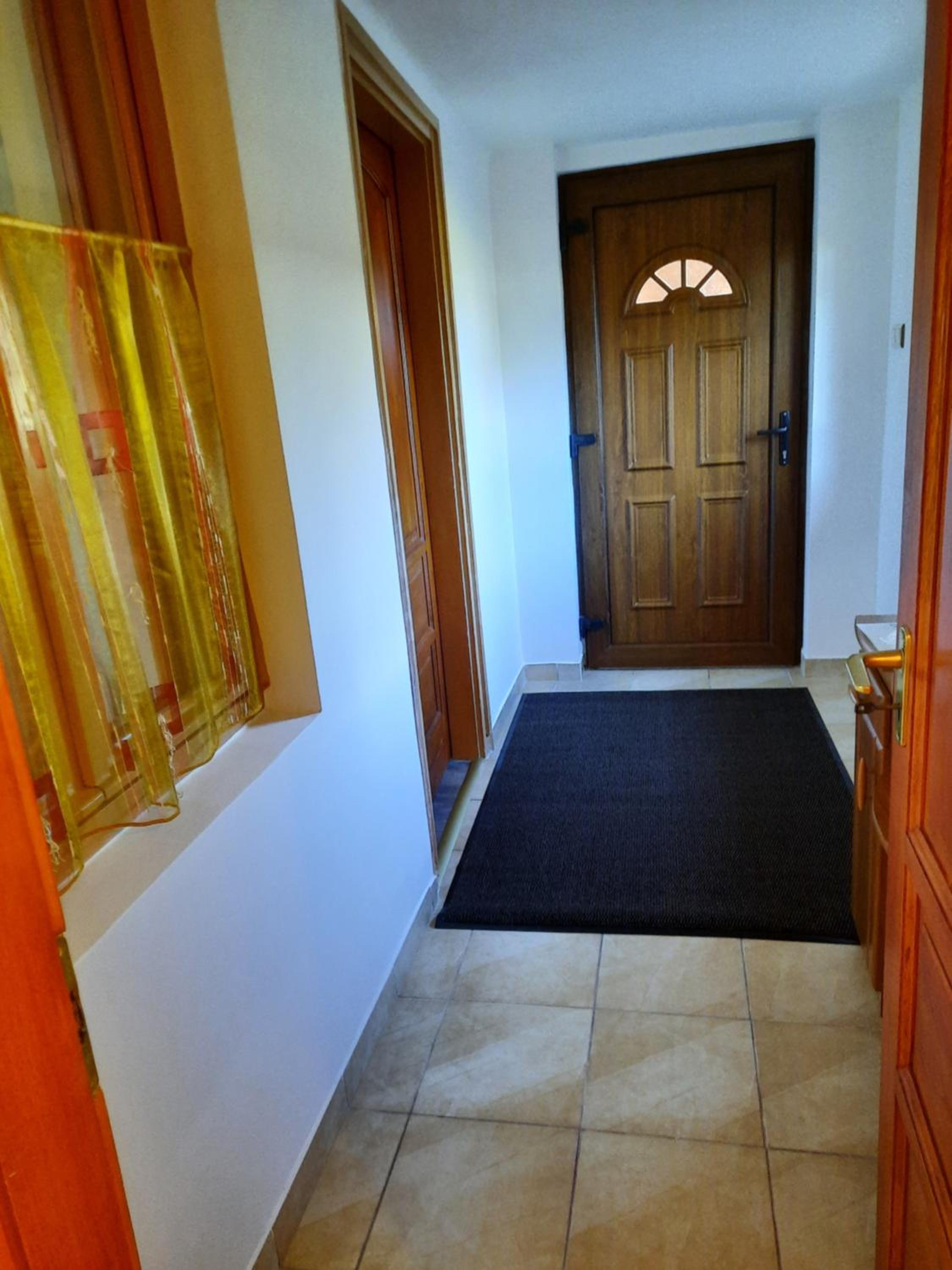 Quadruple Room with Bathroom - Photo 6