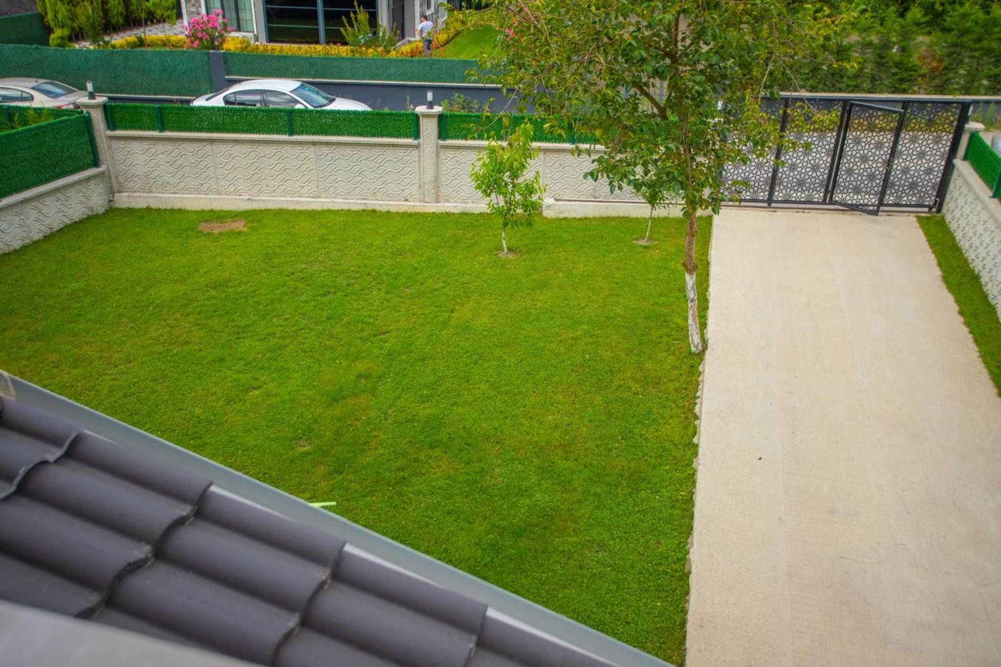 Villa - Photo 2