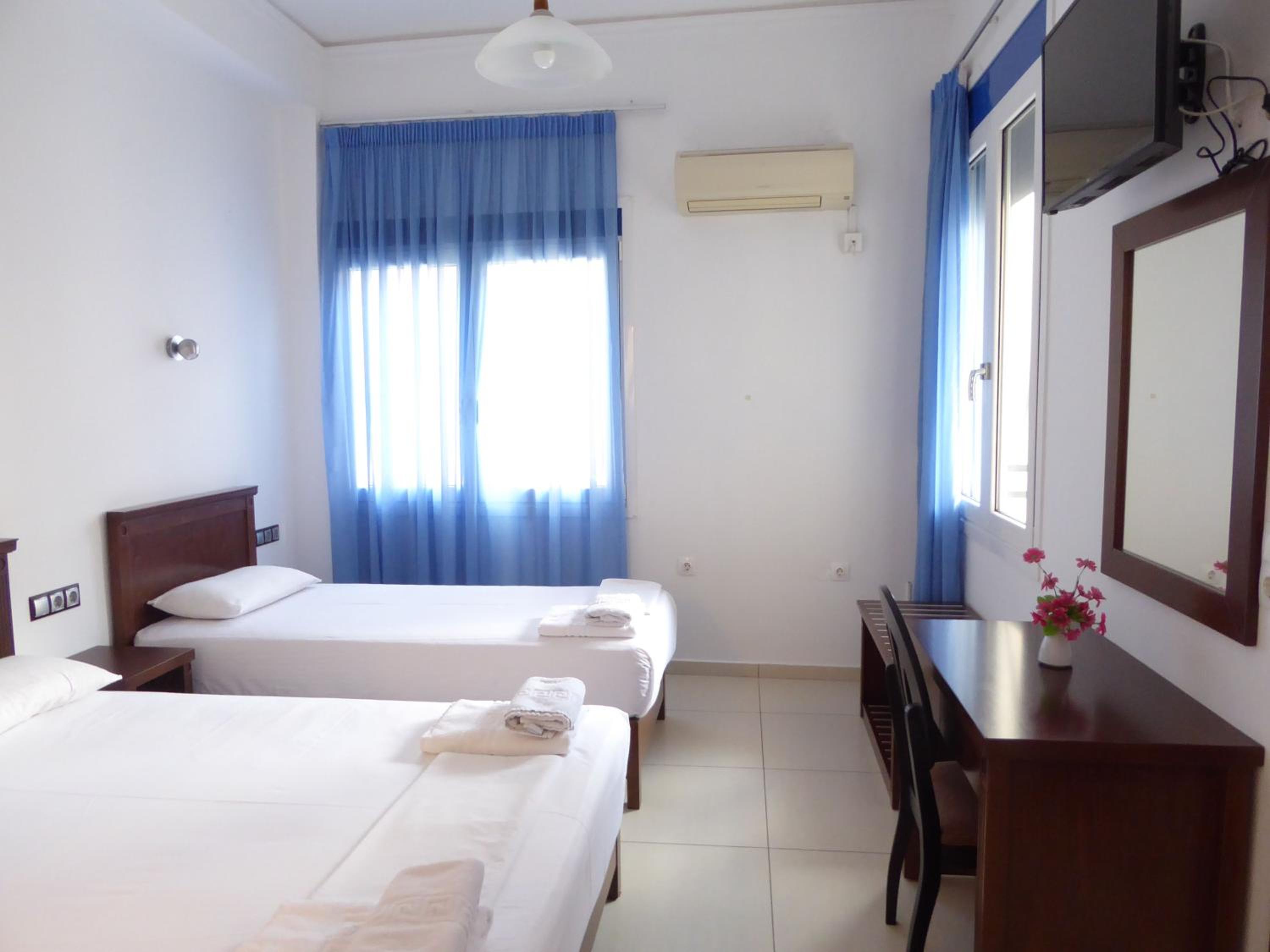One-Bedroom Apartment - Photo 12