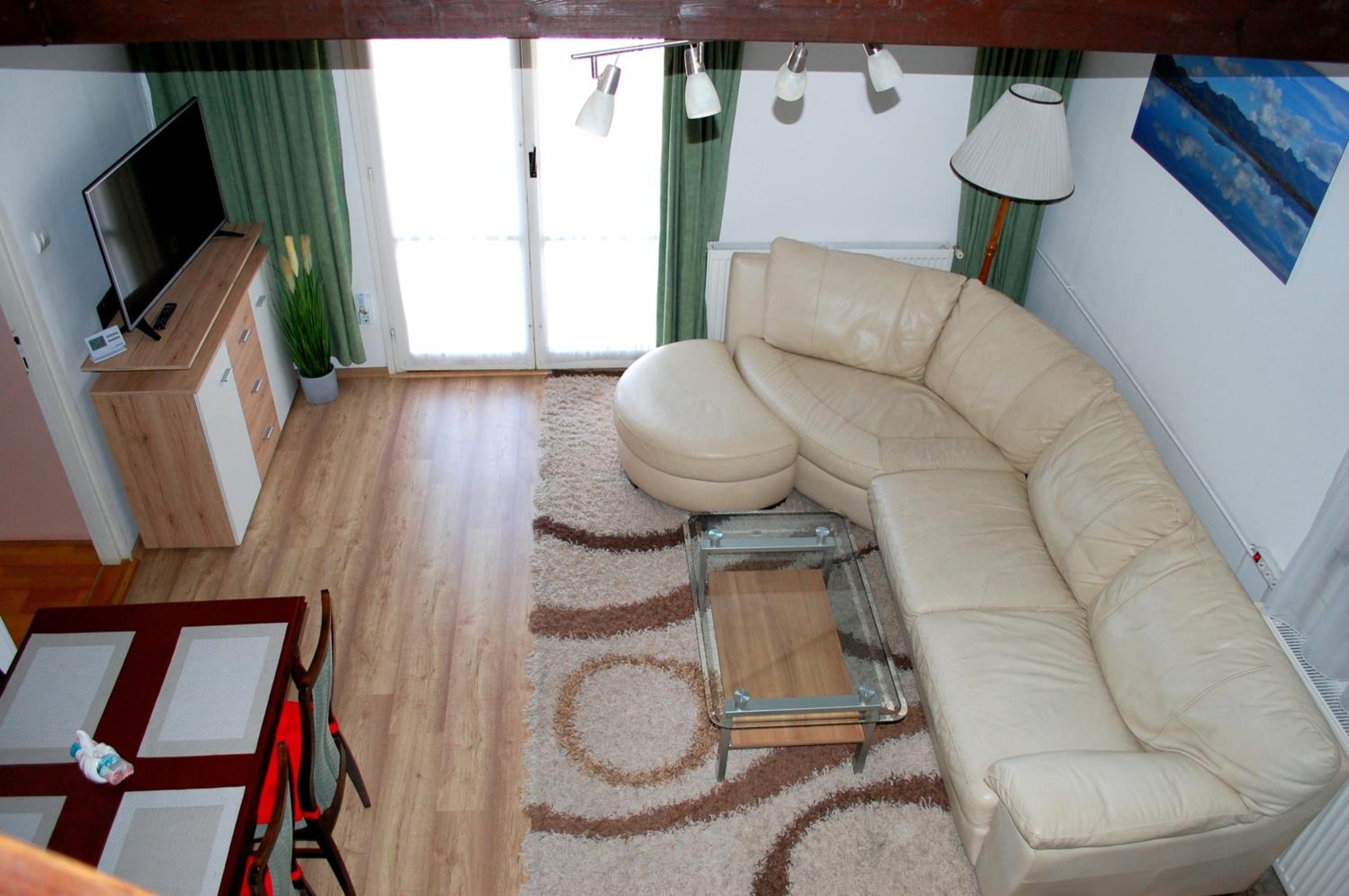 Three-Bedroom House - Photo 7