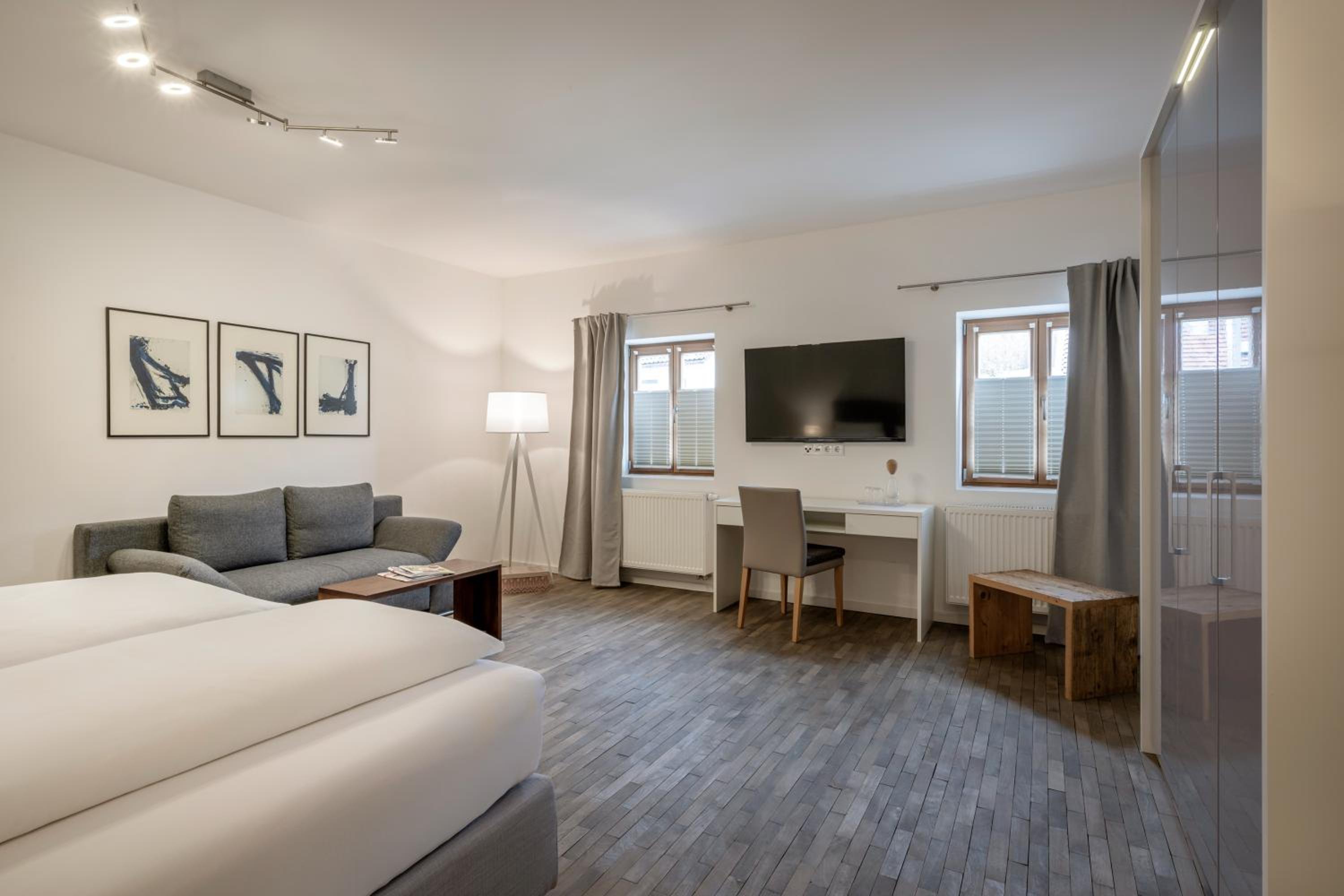 Triple Room with Bath photo 1
