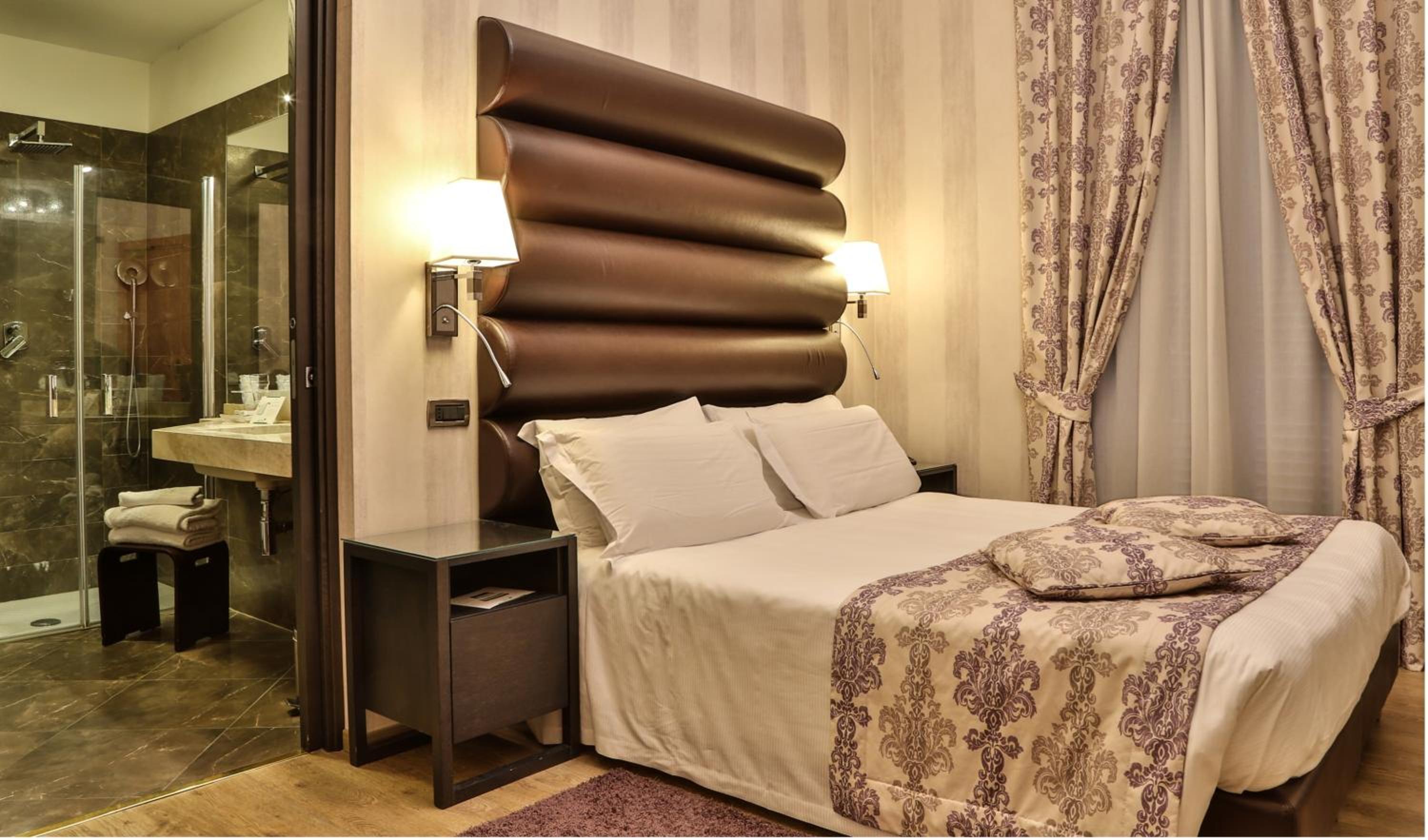 Deluxe Double Room - Photo 7