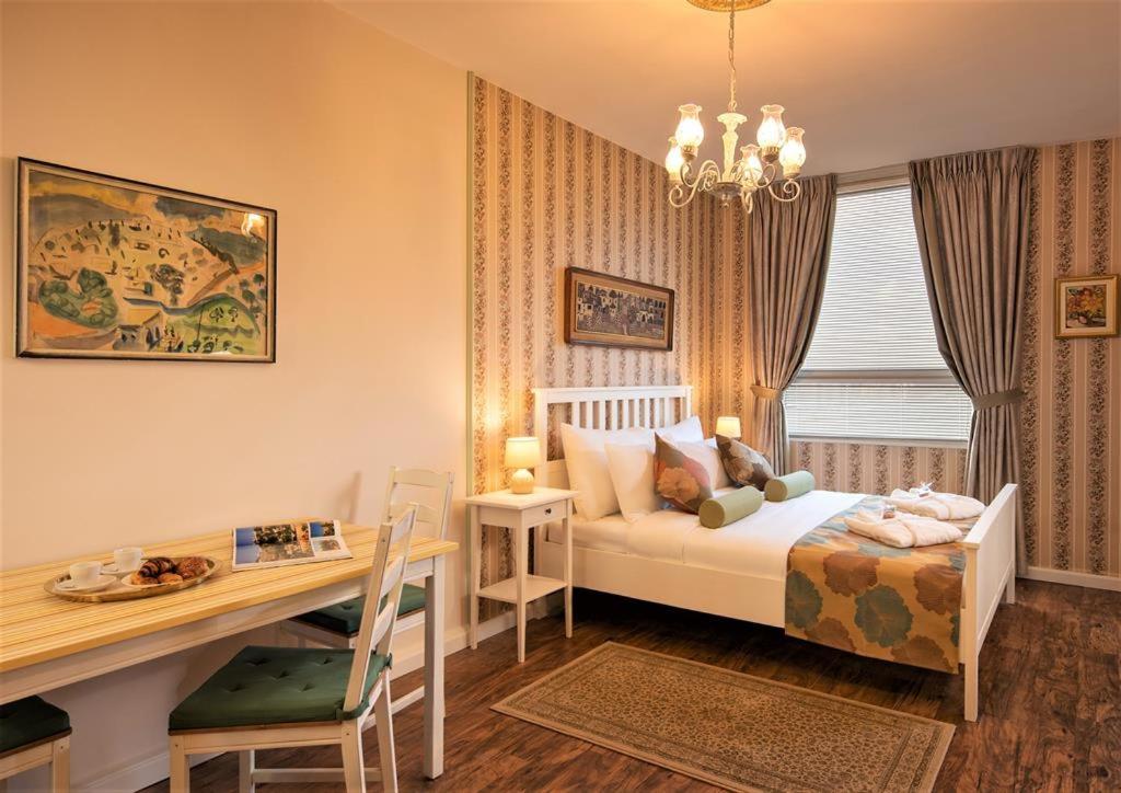 Suite photo 1