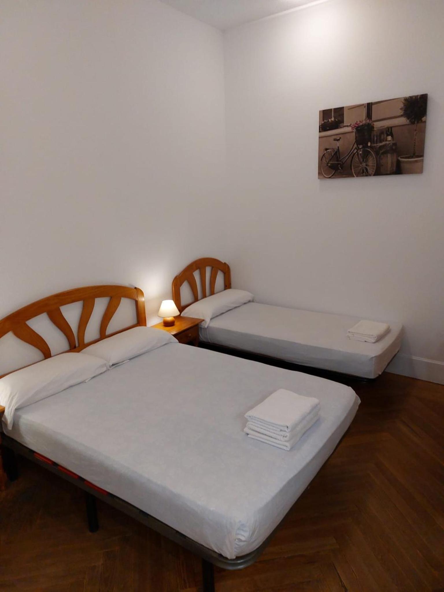 Triple Room with Shared Bathroom photo 2