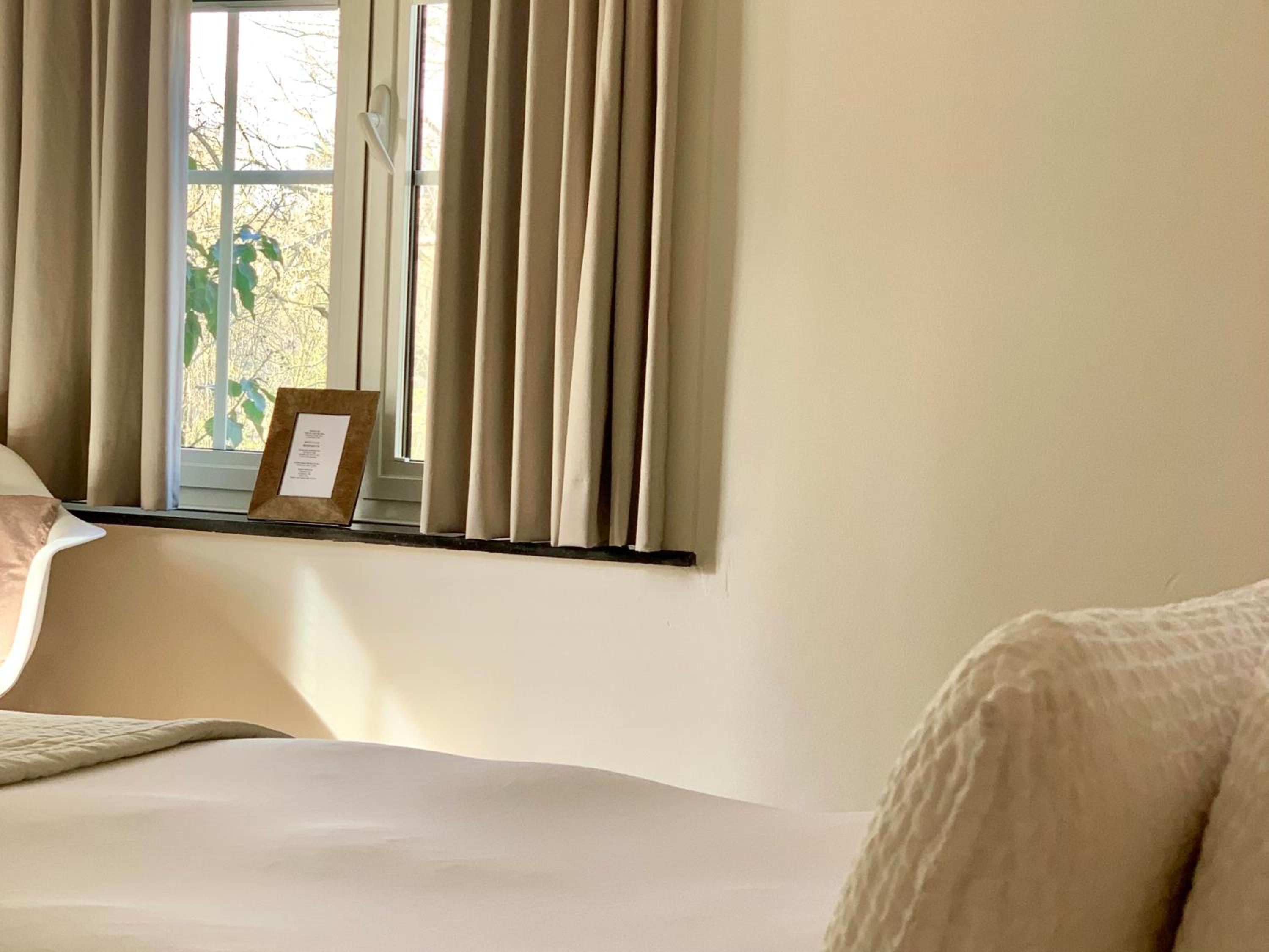 Double Room with King Size Bed photo 2