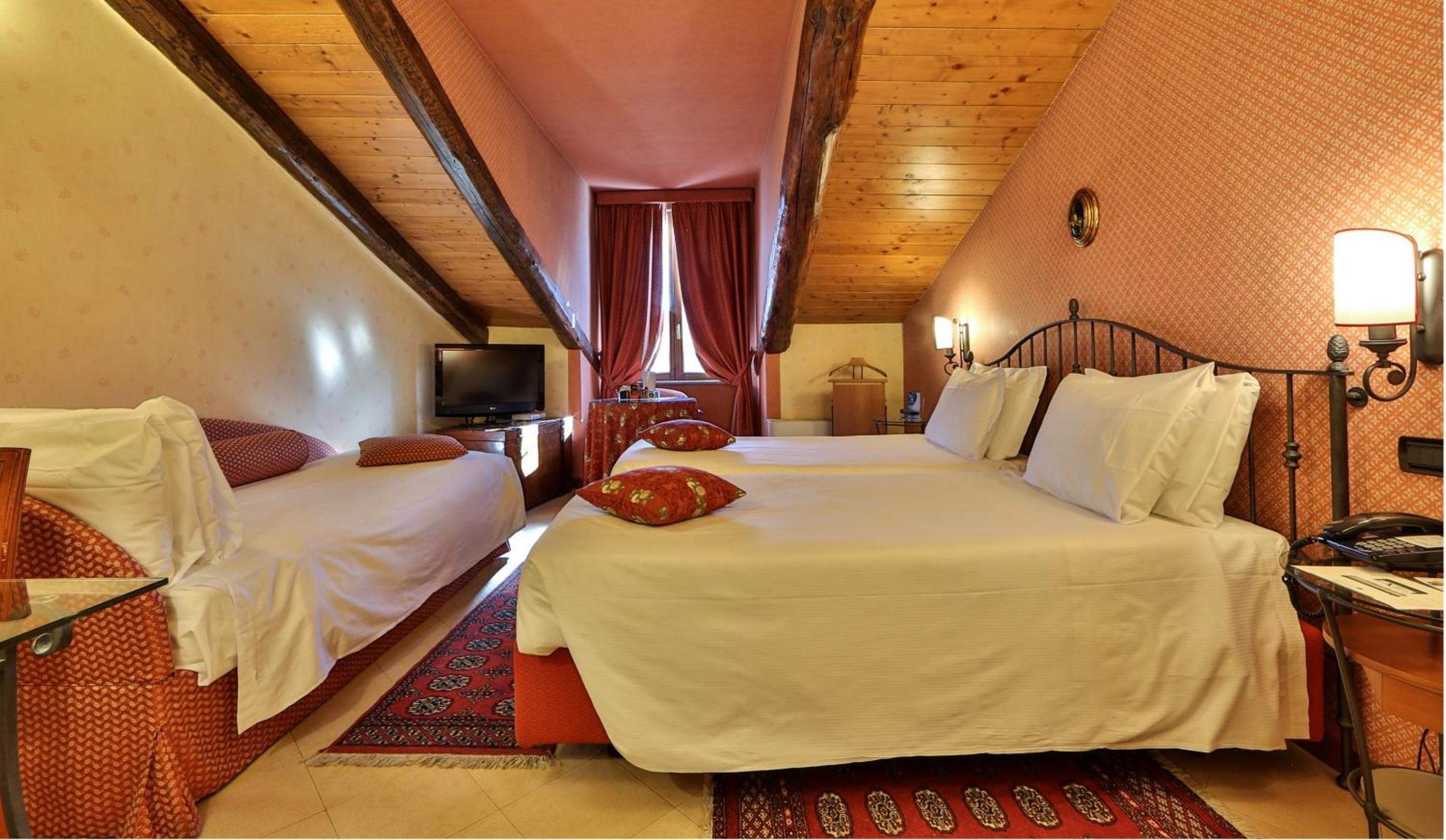Classic Triple Room - Photo 3