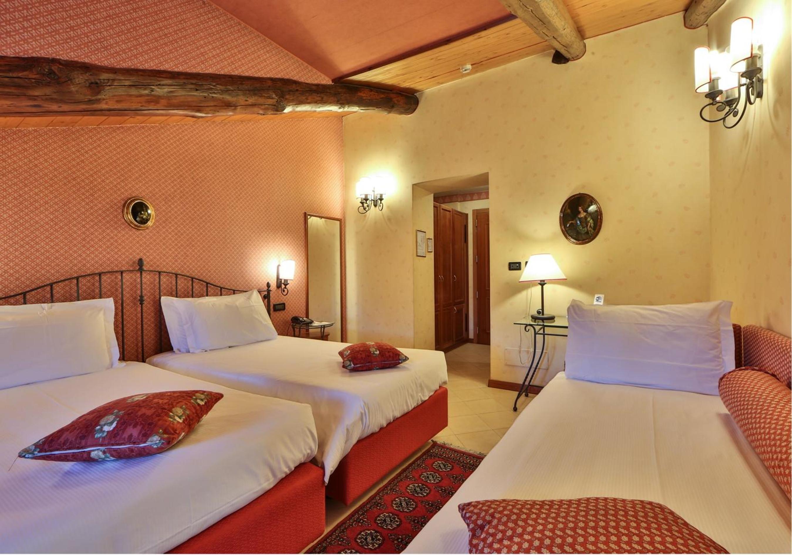 Classic Triple Room - Photo 9