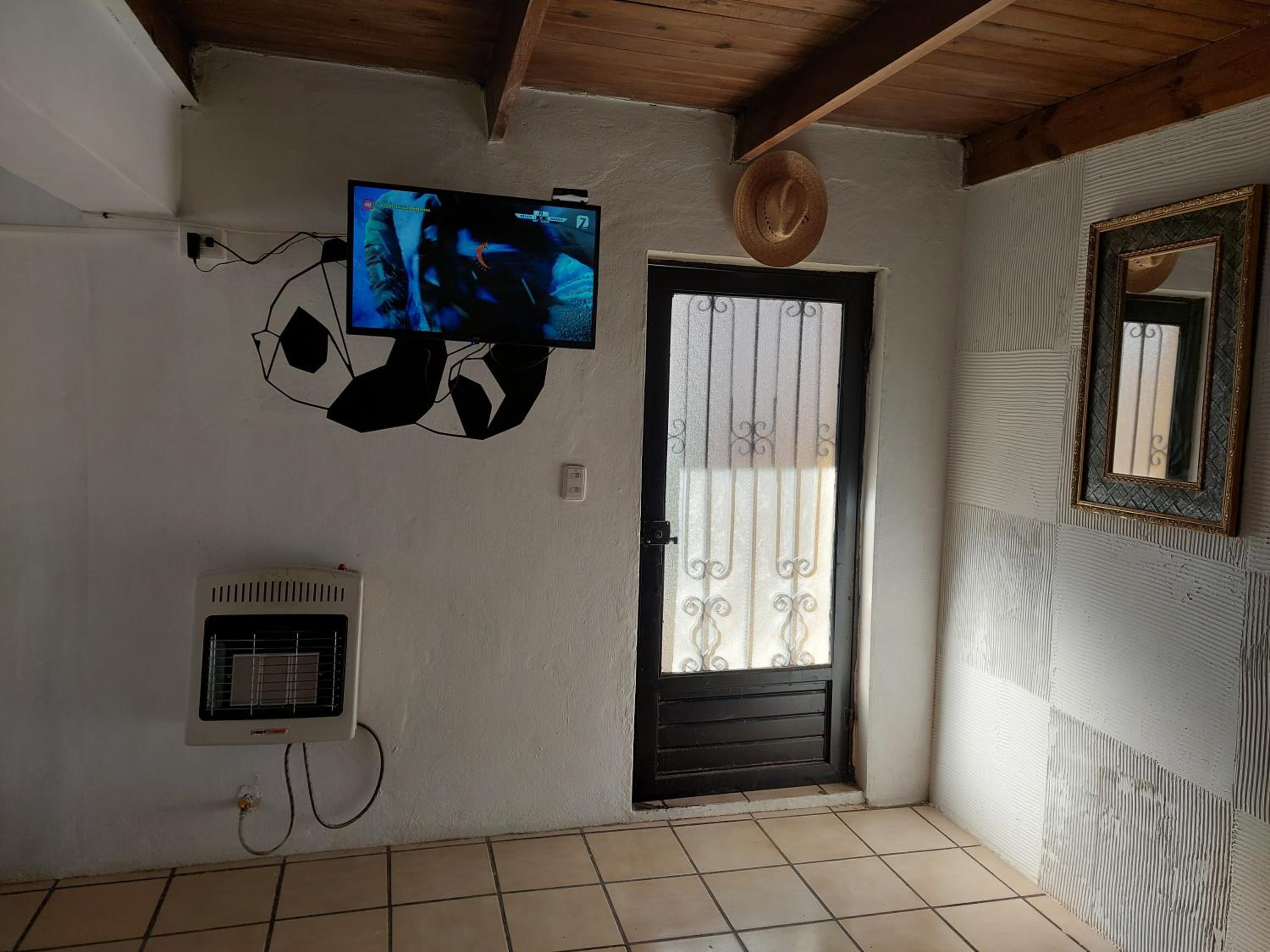 Standard Twin Room - Photo 1