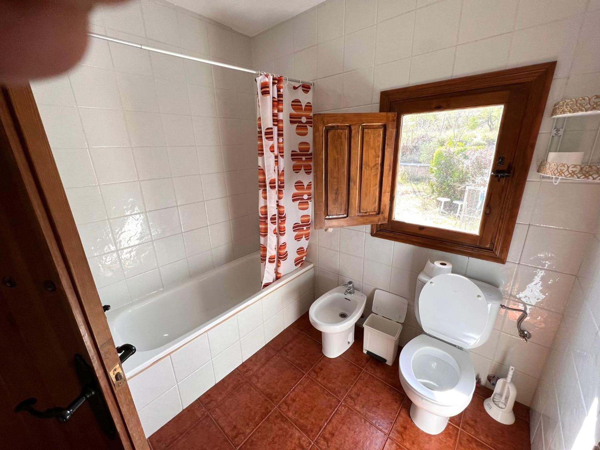 Twin Room With Balcony photo 3