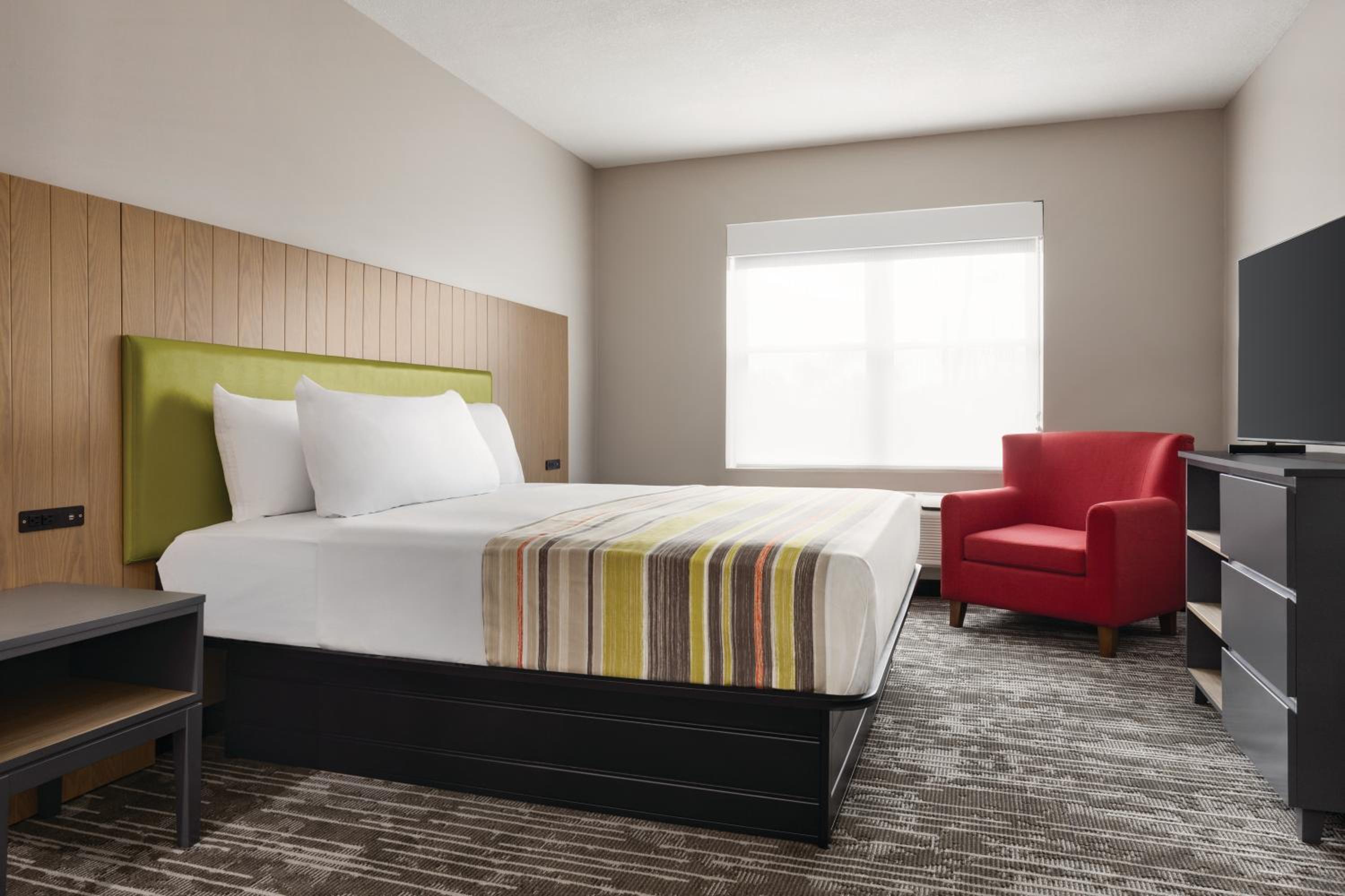 King Suite - Disability Access/Non Smoking - Photo 5