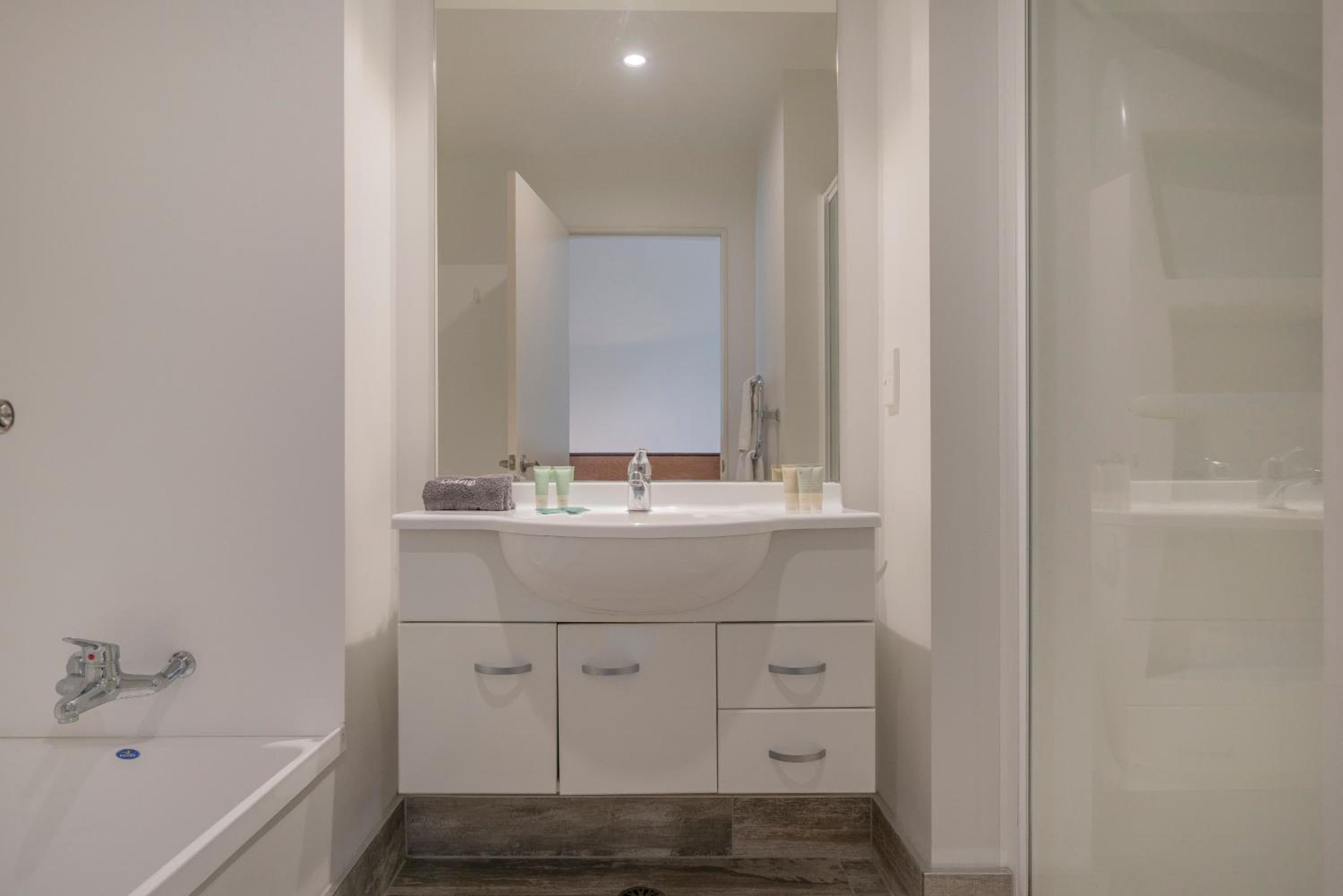 Three-Bedroom Apartment - Photo 9