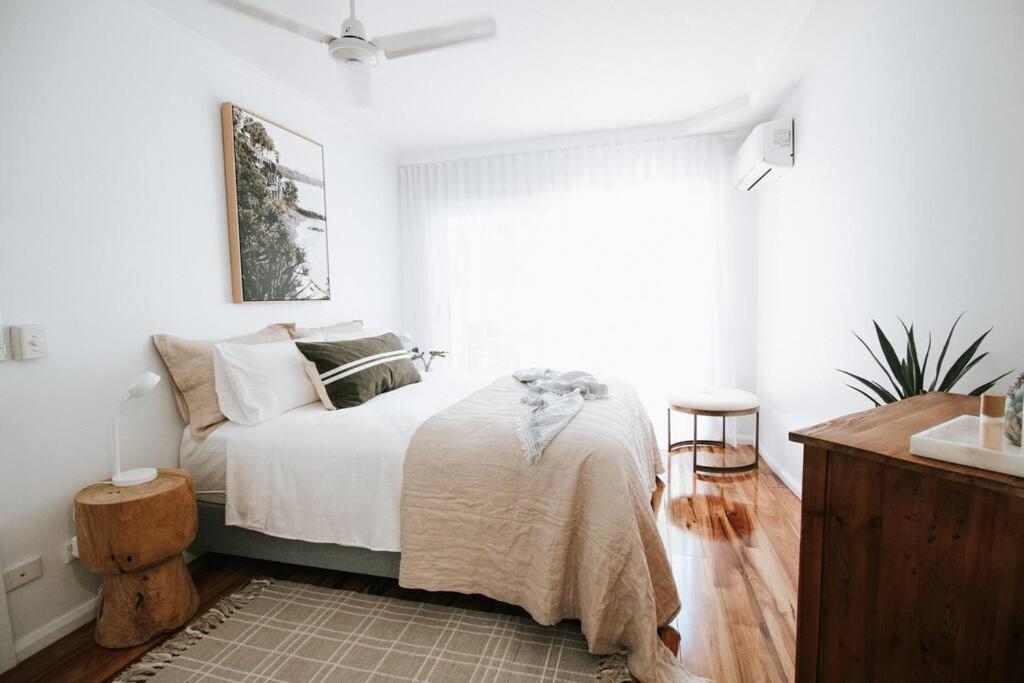Three-Bedroom House photo 3
